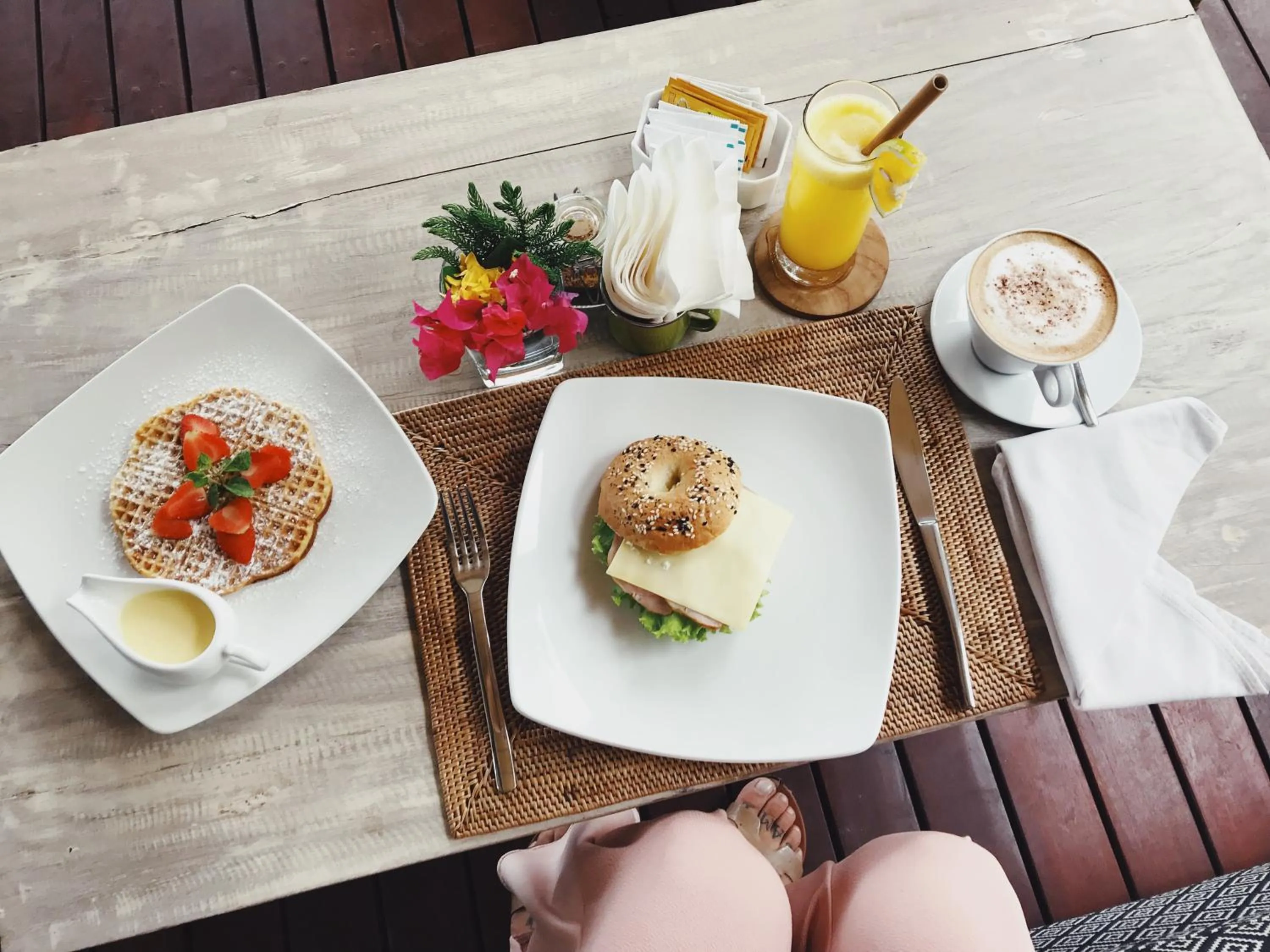 Restaurant/places to eat in The Griya Villas and Spa