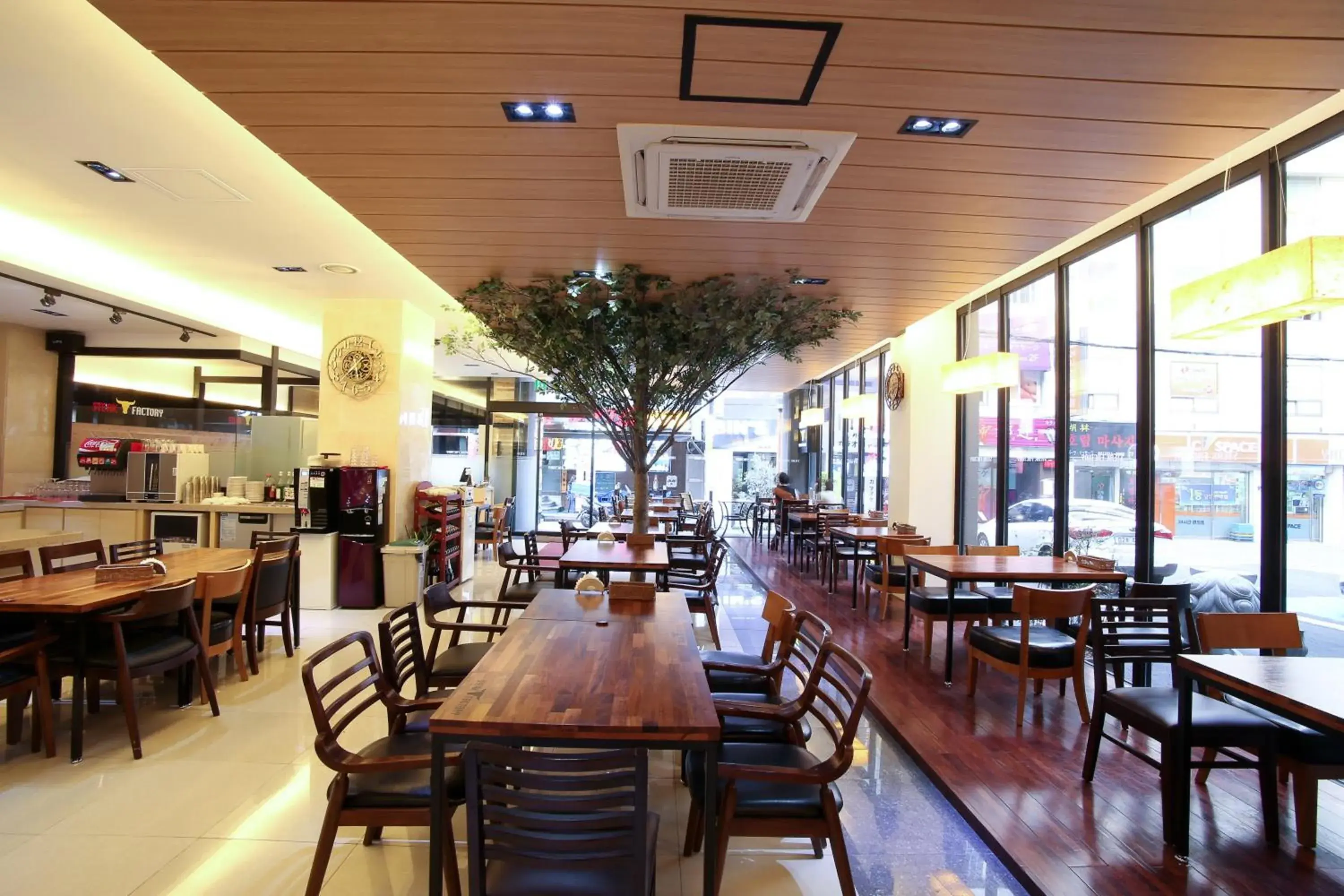 Restaurant/places to eat in Towerhill Hotel Restaurant/places to eat in Towerhill Hotel