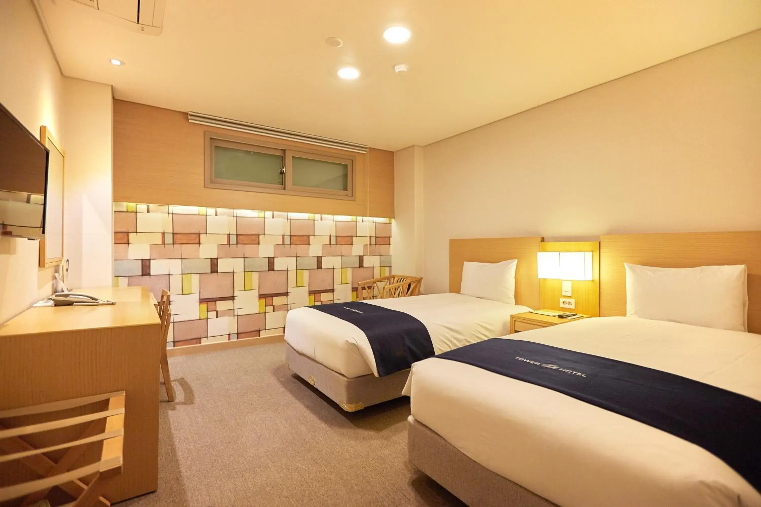 Bed in Towerhill Hotel Bed in Towerhill Hotel