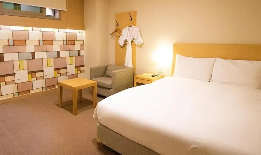 Bed in Towerhill Hotel Bed in Towerhill Hotel