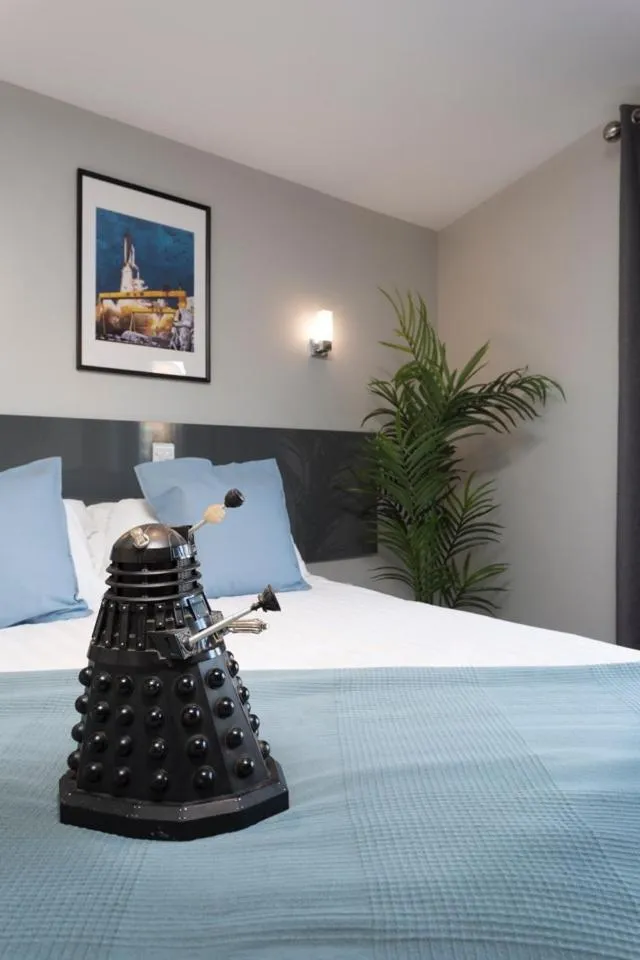 Property building, Bed in Bank Square Town House