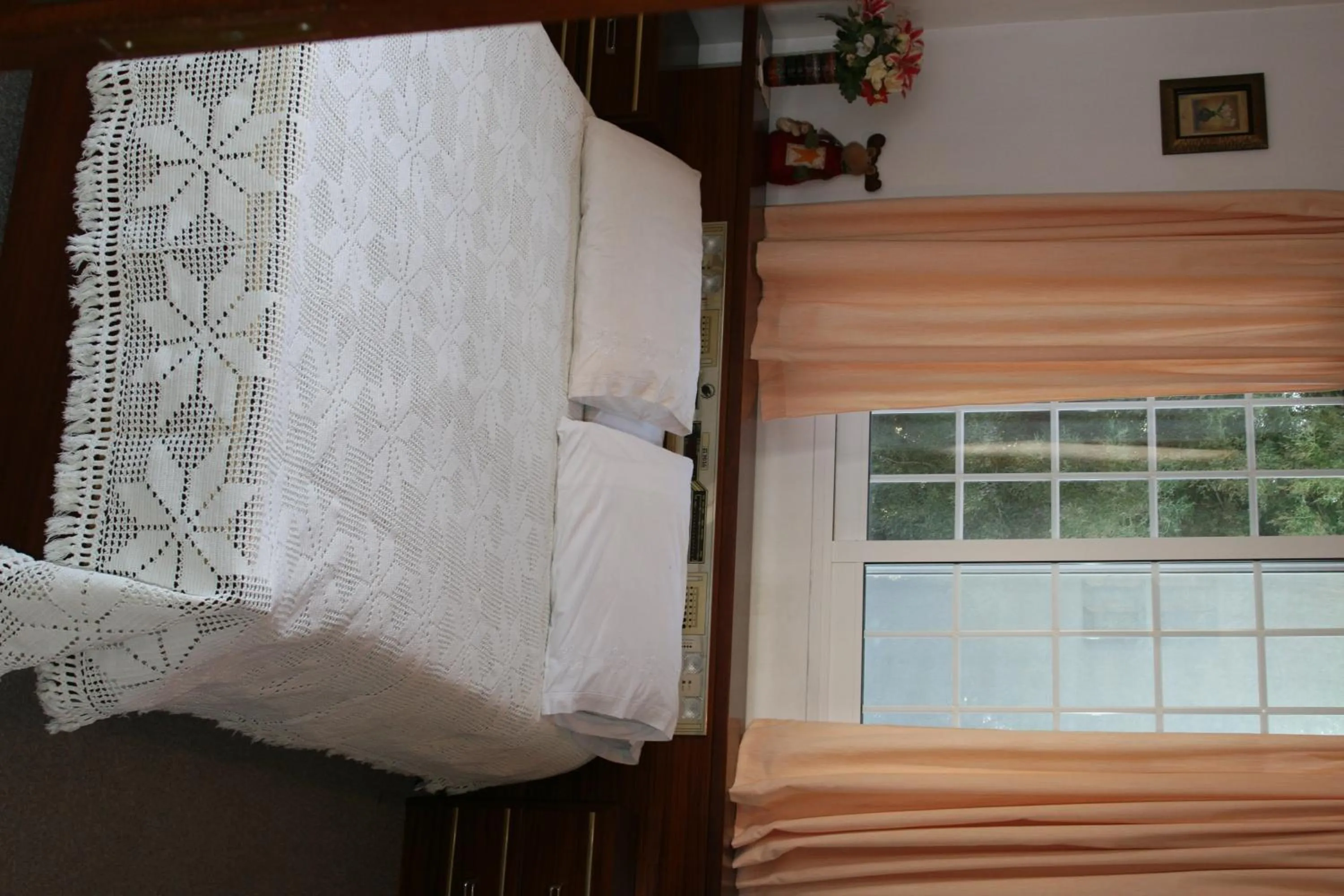 Bedroom, Bed in Greenfields Country Club