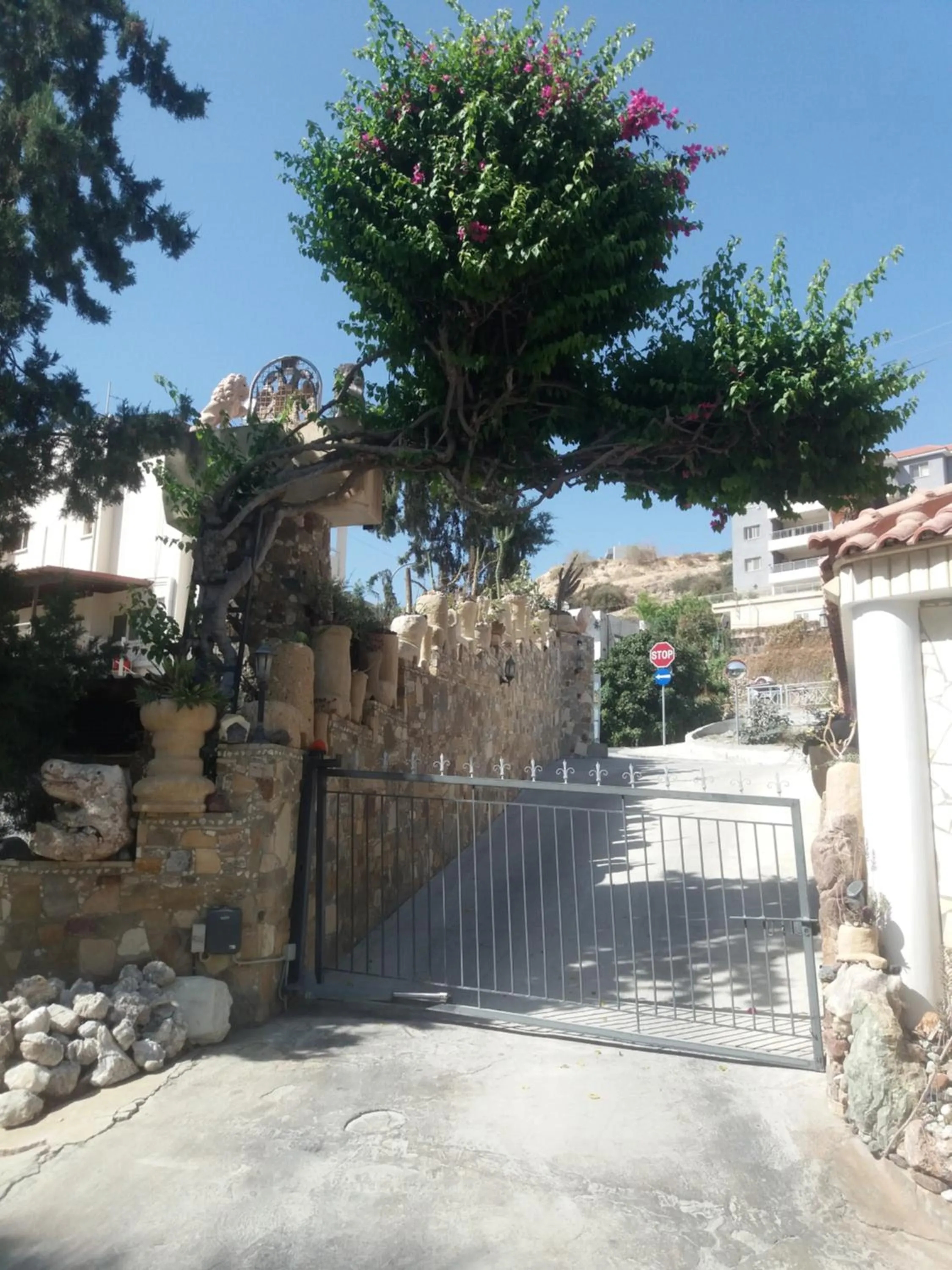 Garden in Greenfields Country Club