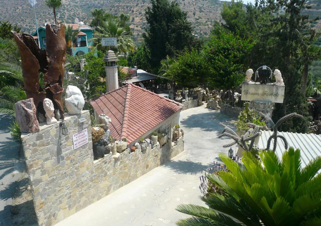 Facade/entrance in Greenfields Country Club