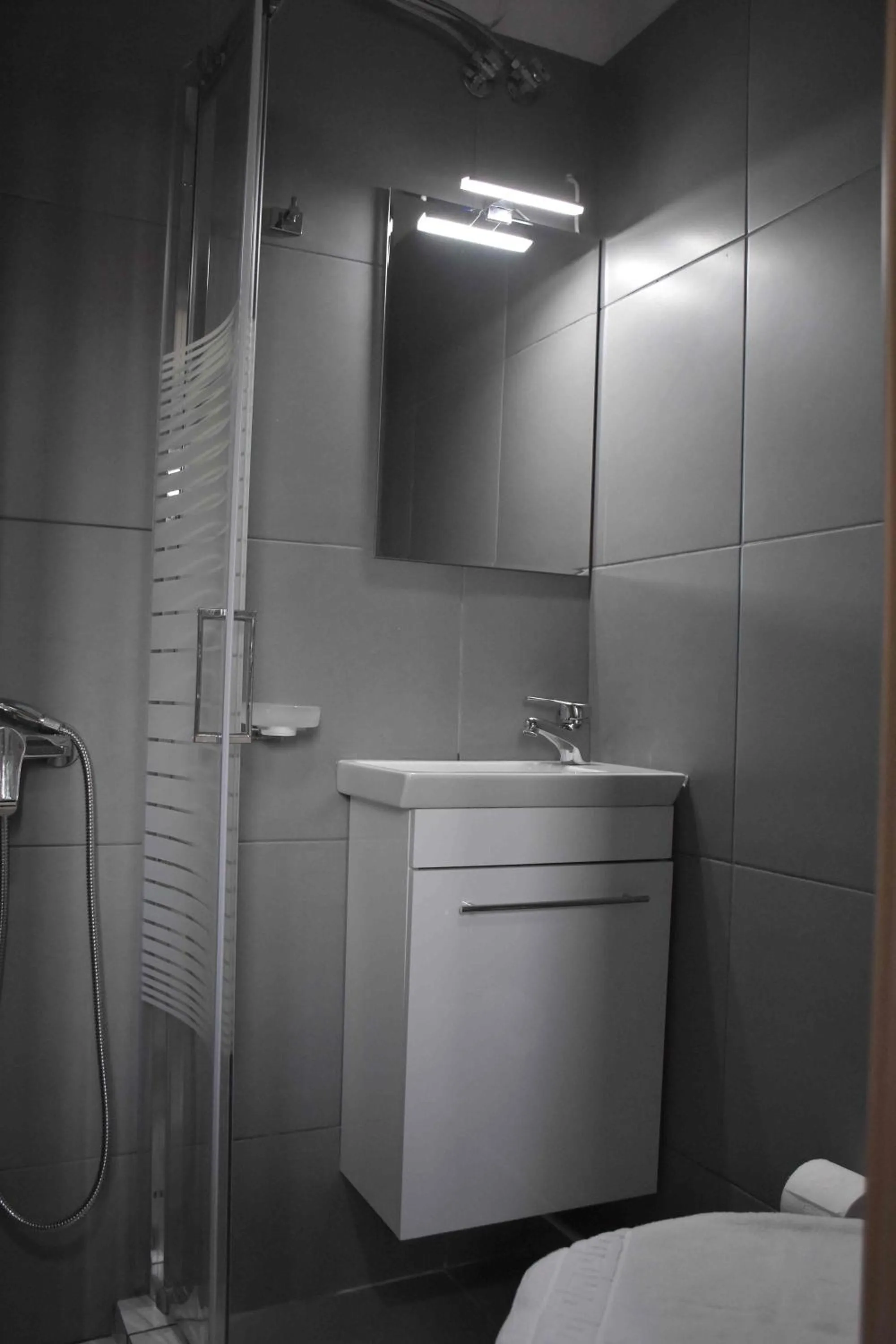 AVR Airport Deluxe Suites 4 AIRPORT FREE SHUTLE