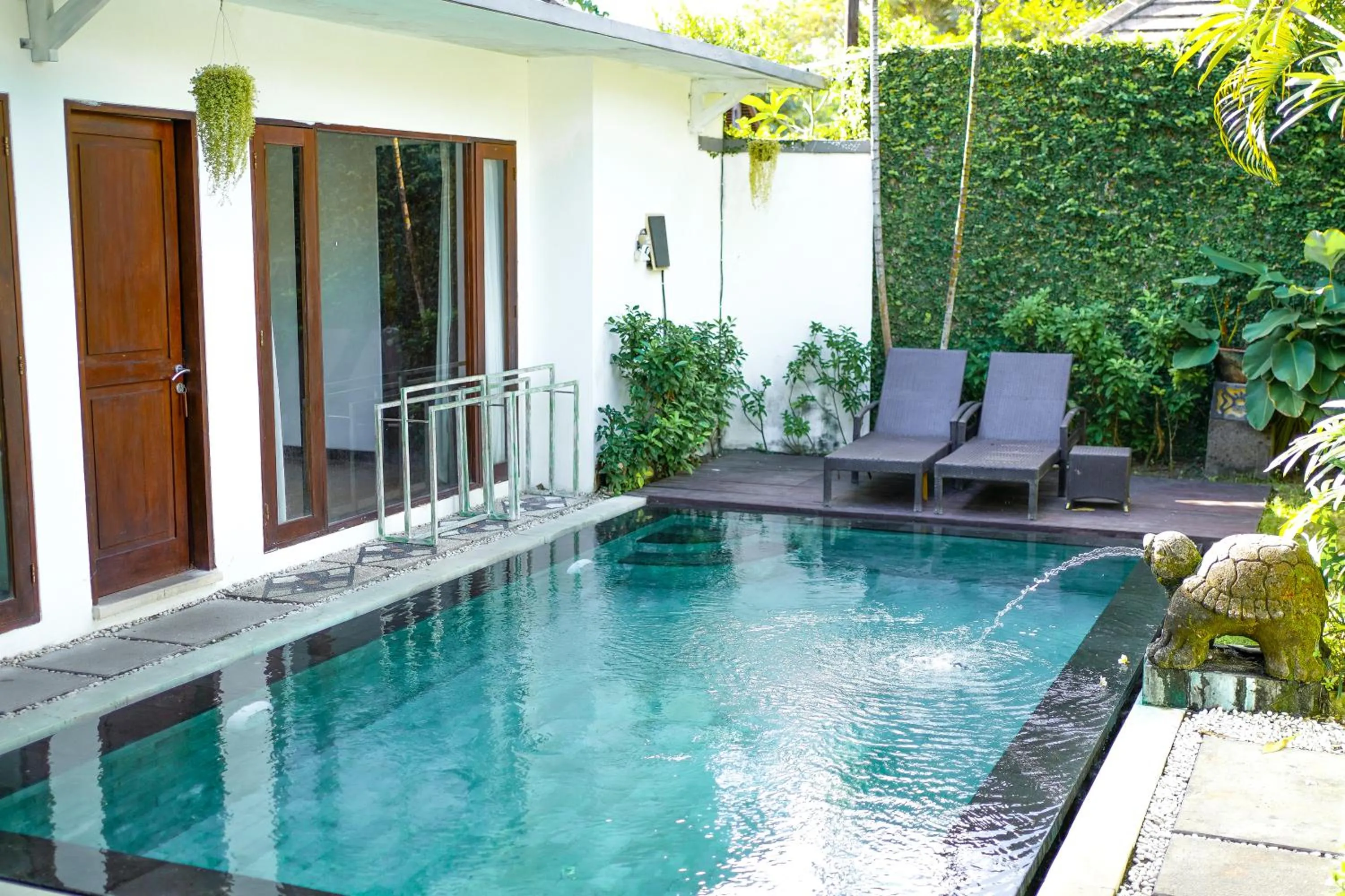 Swimming pool in New Pondok Sara Villas