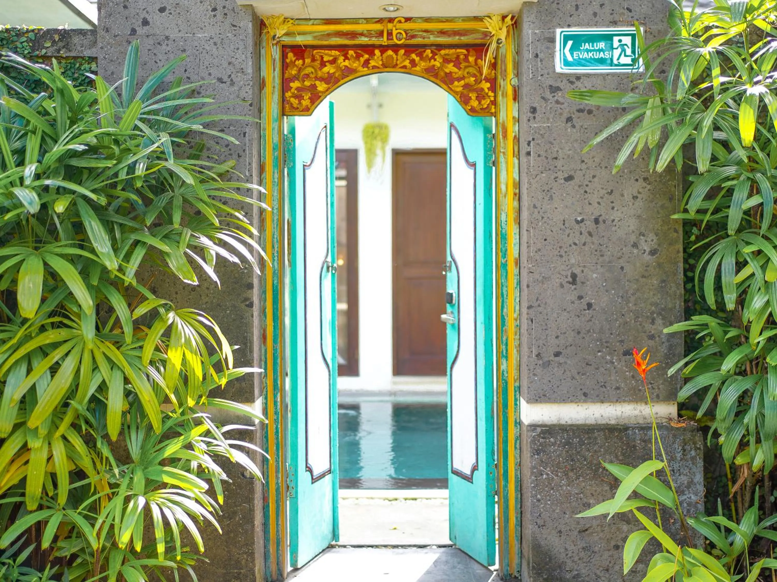 Swimming pool in New Pondok Sara Villas