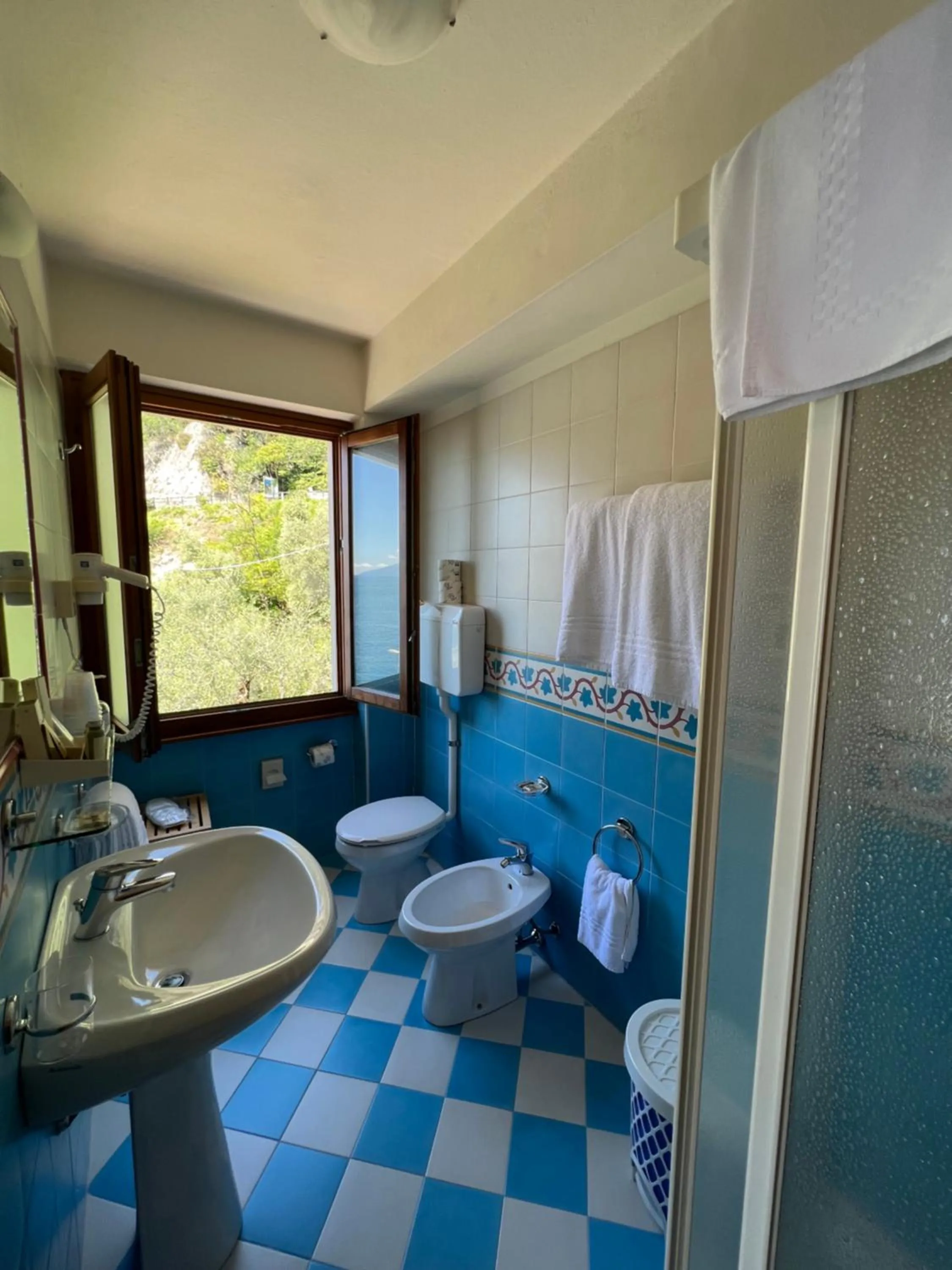 Toilet in Hotel Locanda Ruscello Garnì
