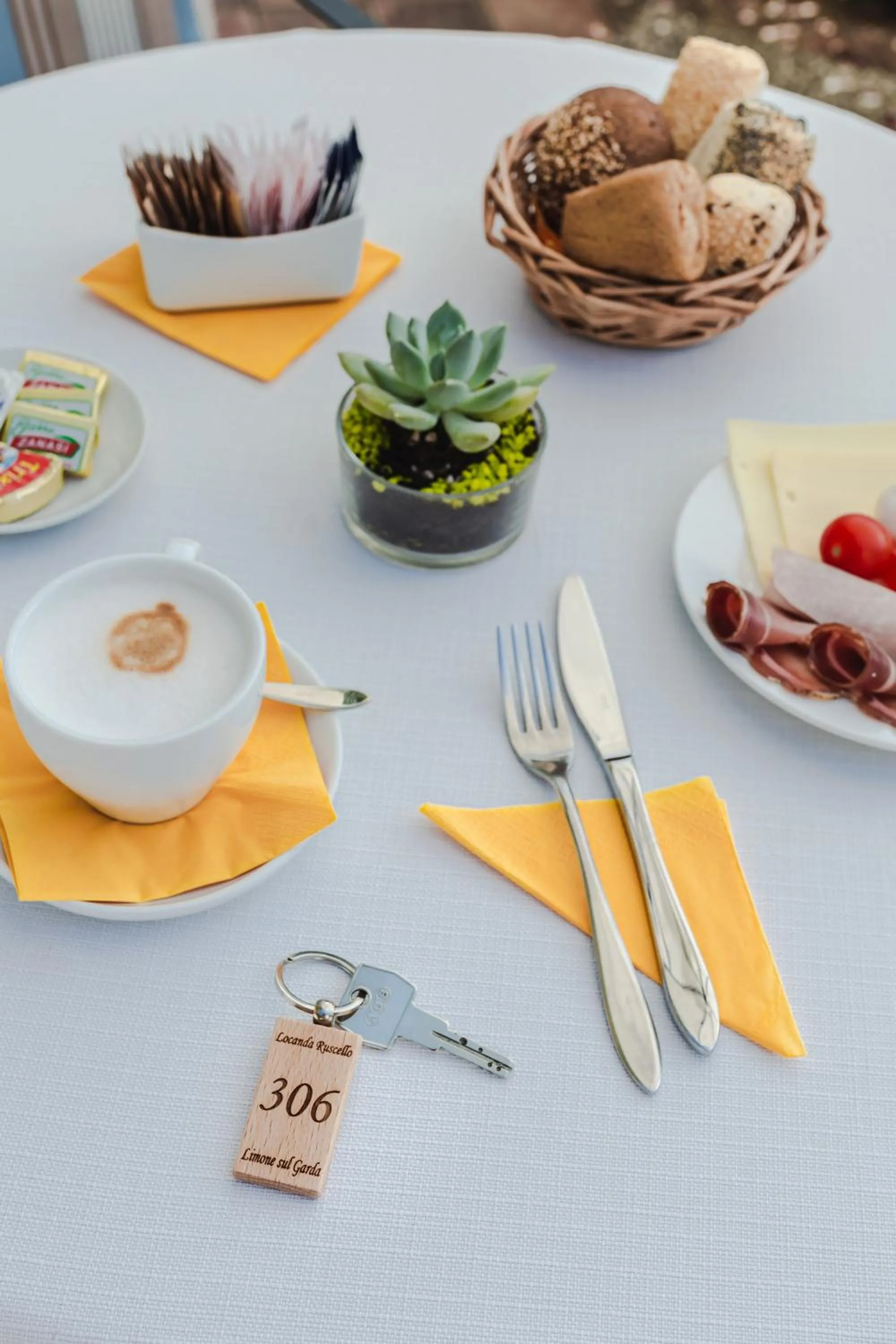 Food and drinks in Hotel Locanda Ruscello Garnì