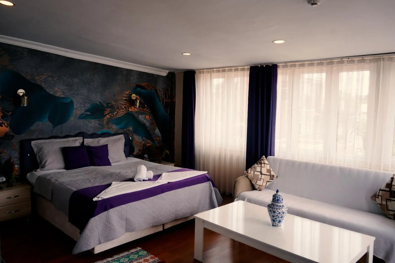 Seating area, Bed in Medellin Apart Hotel Istanbul