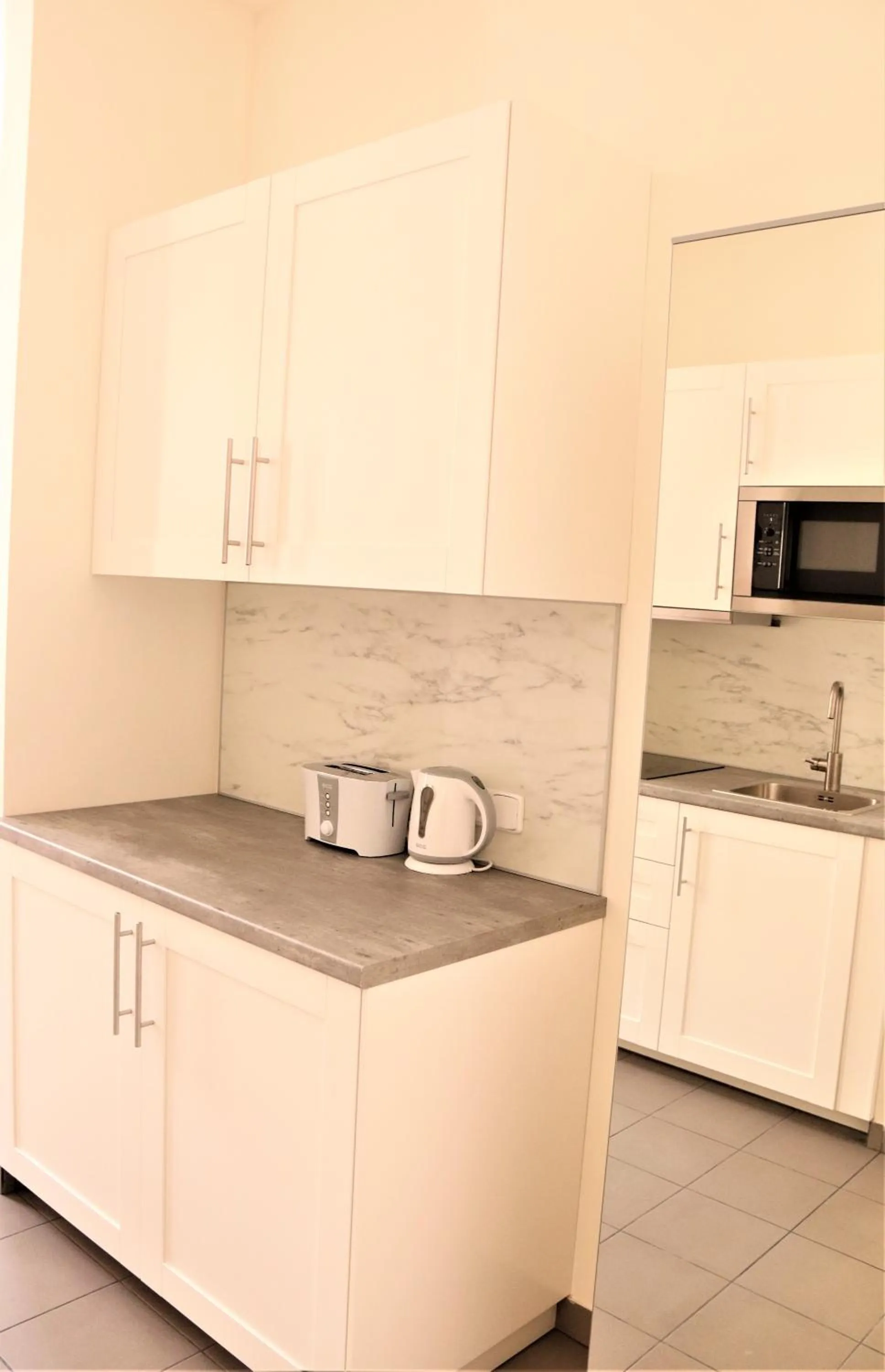 Kitchen or kitchenette in Flowers apartments