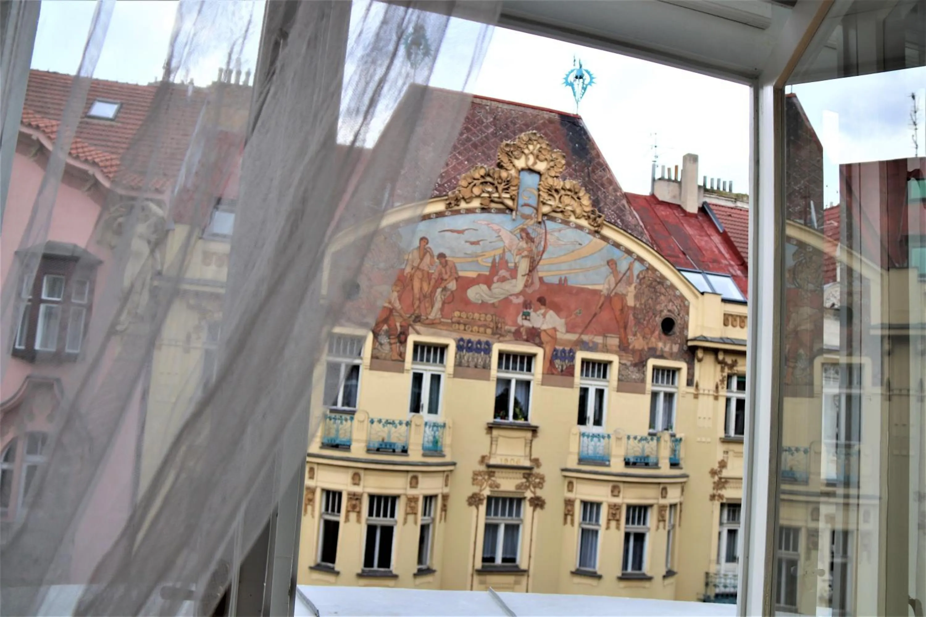 City view in Flowers apartments