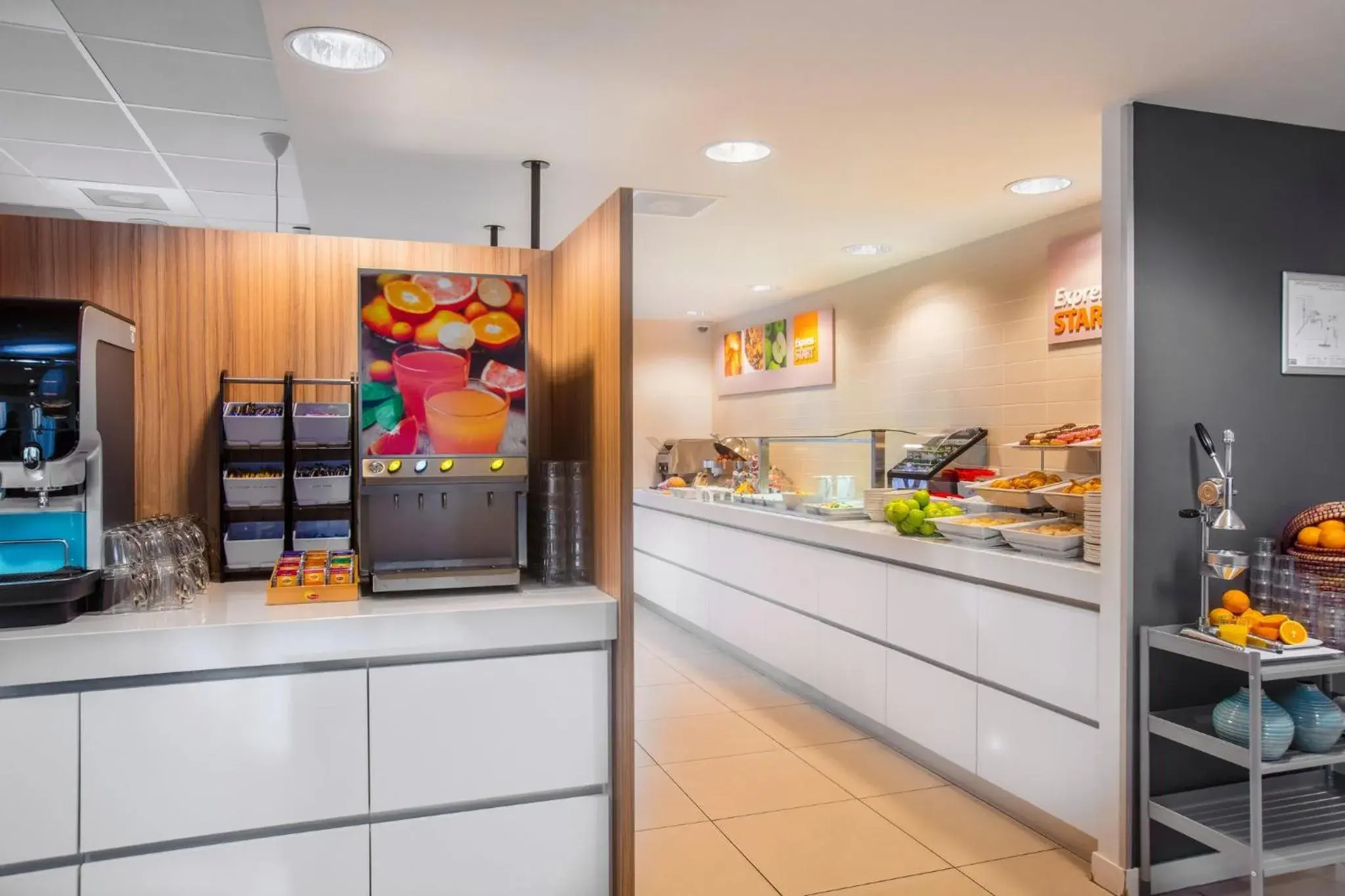 Breakfast in Holiday Inn Express Arnhem by IHG Breakfast in Holiday Inn Express Arnhem by IHG