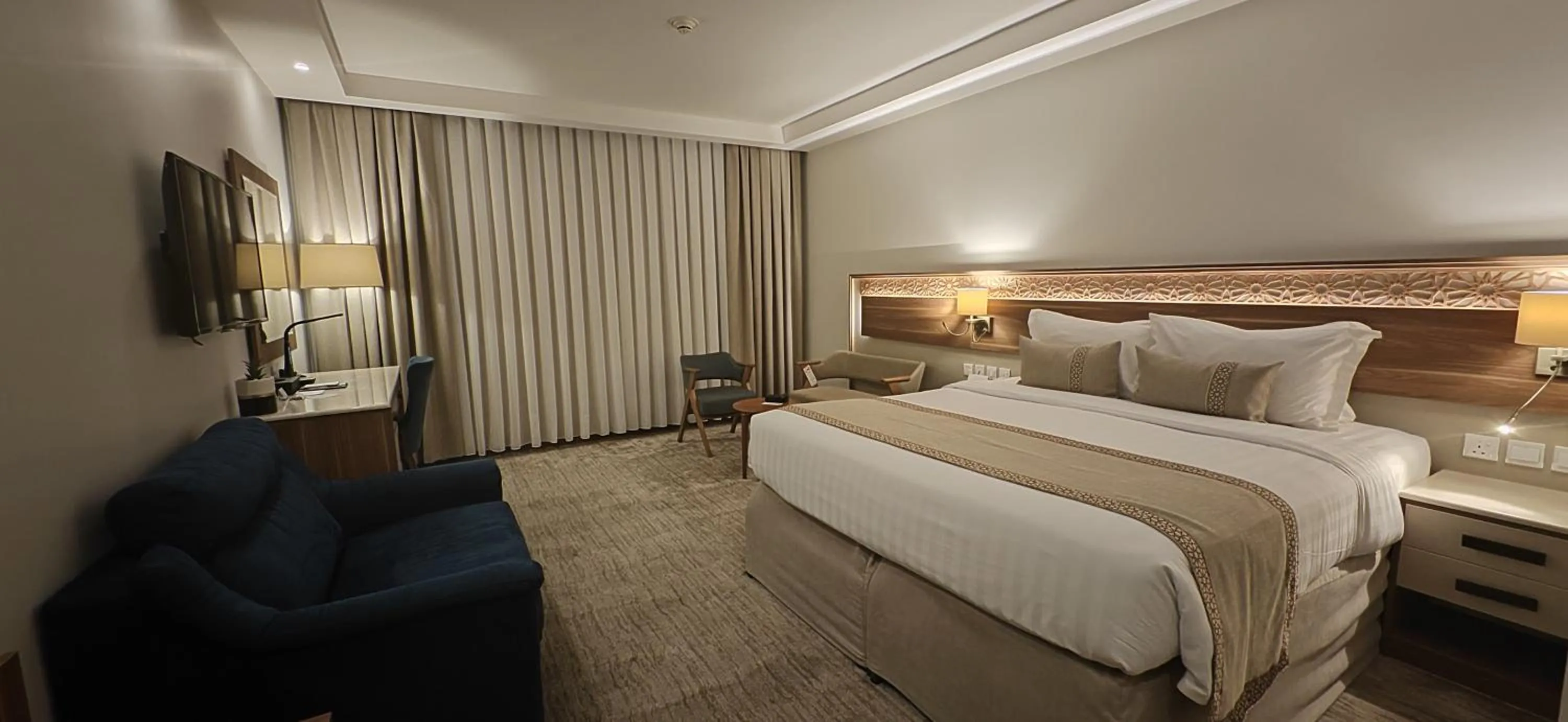 Bed in Le Bosphorus Hotel - Waqf Safi