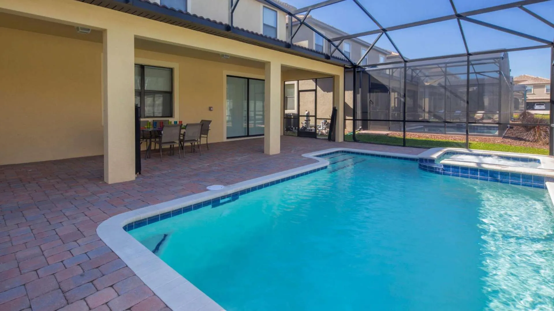 Swimming pool in Mickeys Hideaway - 5 bed ChampionsGate pool home