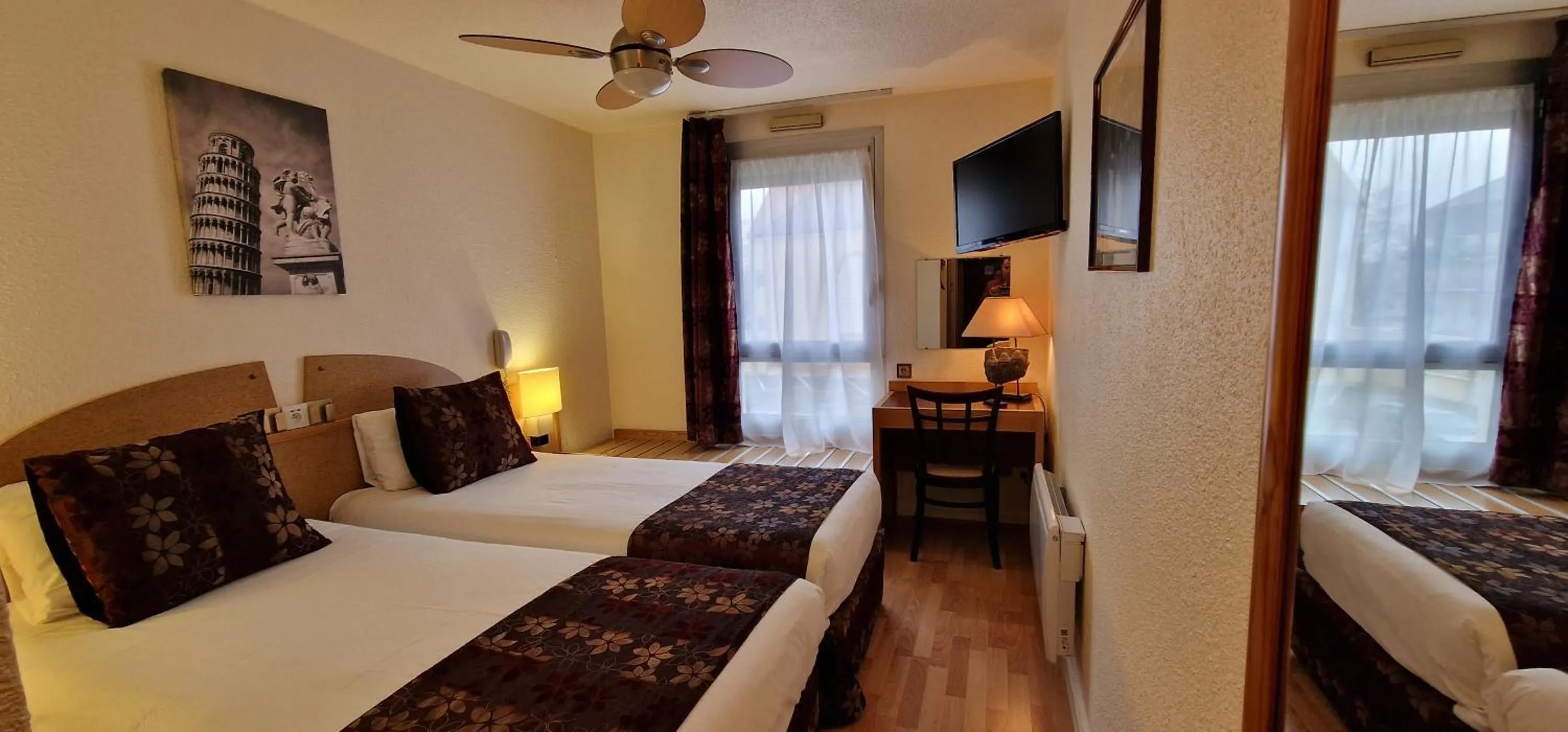 Bed in Kyriad Direct Arpajon