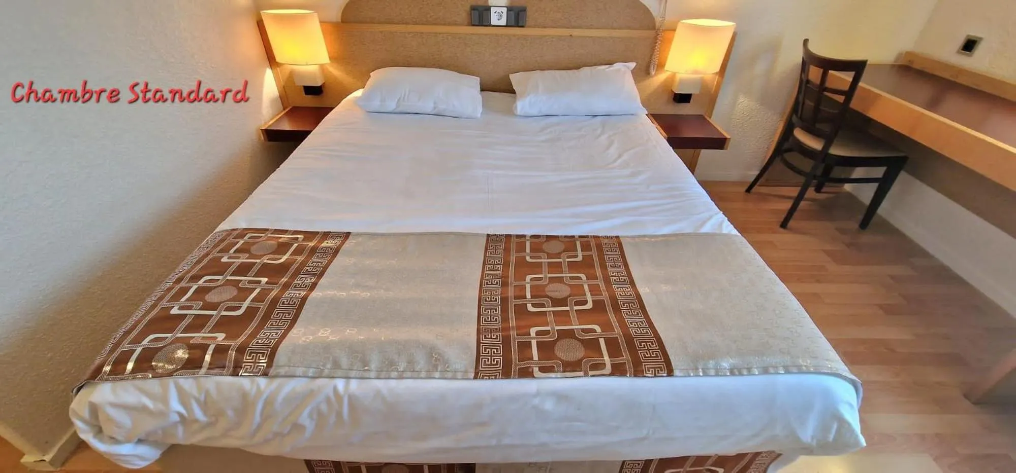 1 Double Bed in Kyriad Direct Arpajon