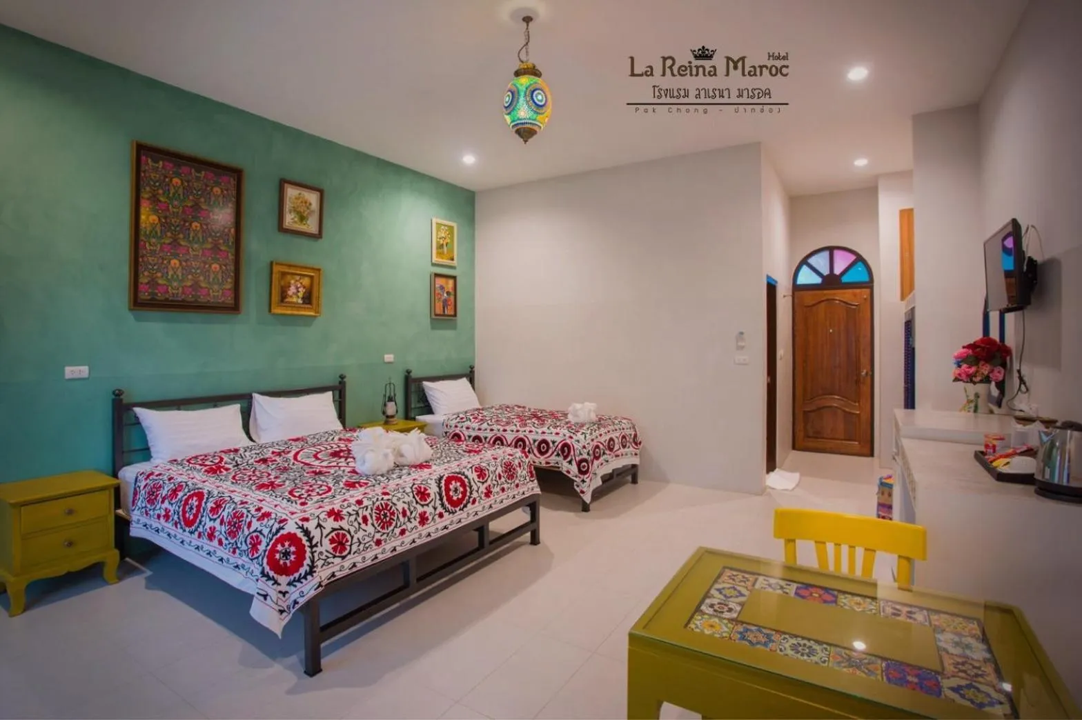 Bed in La Reina Maroc Hotel ปากช่อง เขาใหญ่