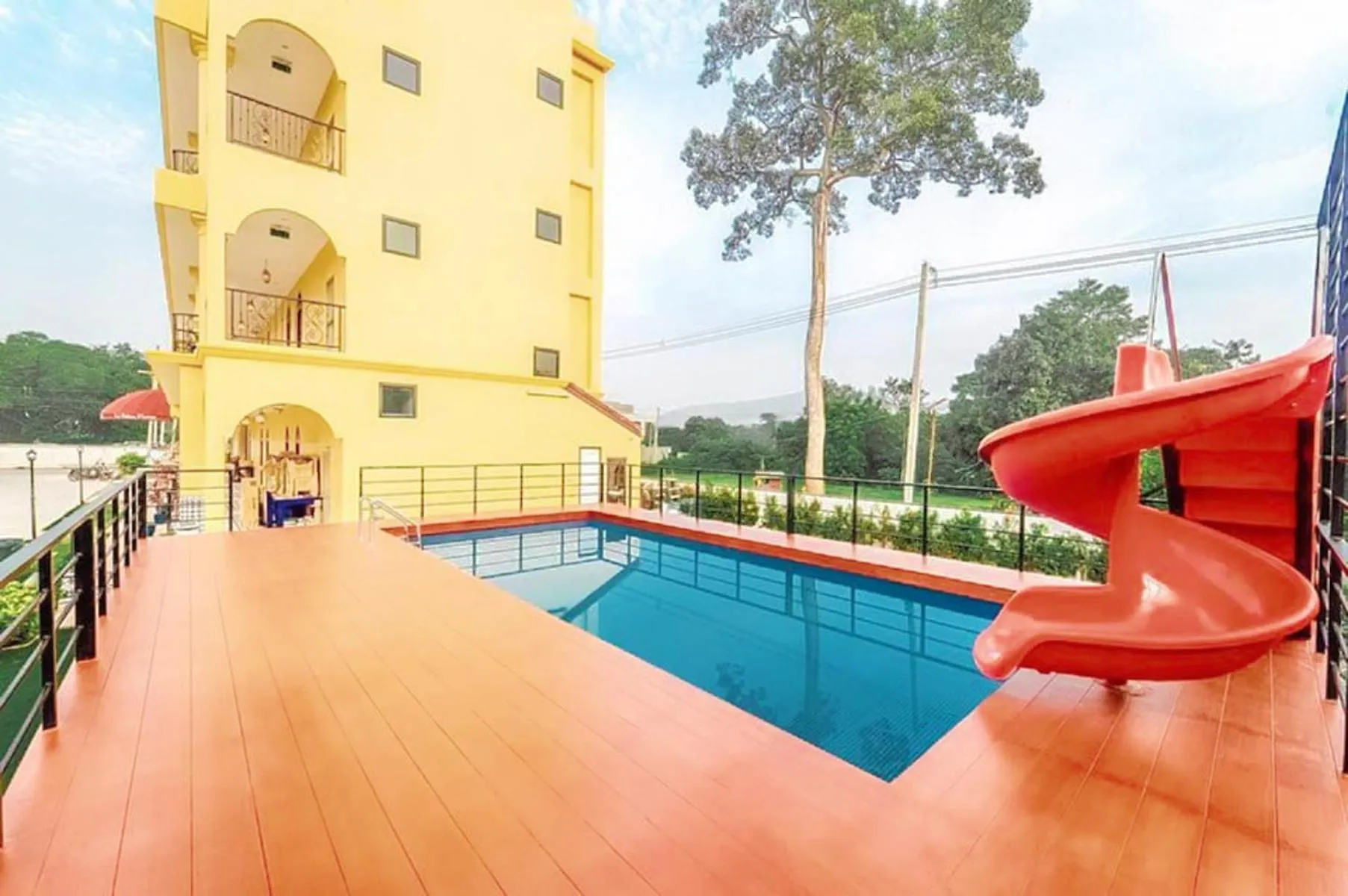 Swimming pool in La Reina Maroc Hotel ปากช่อง เขาใหญ่