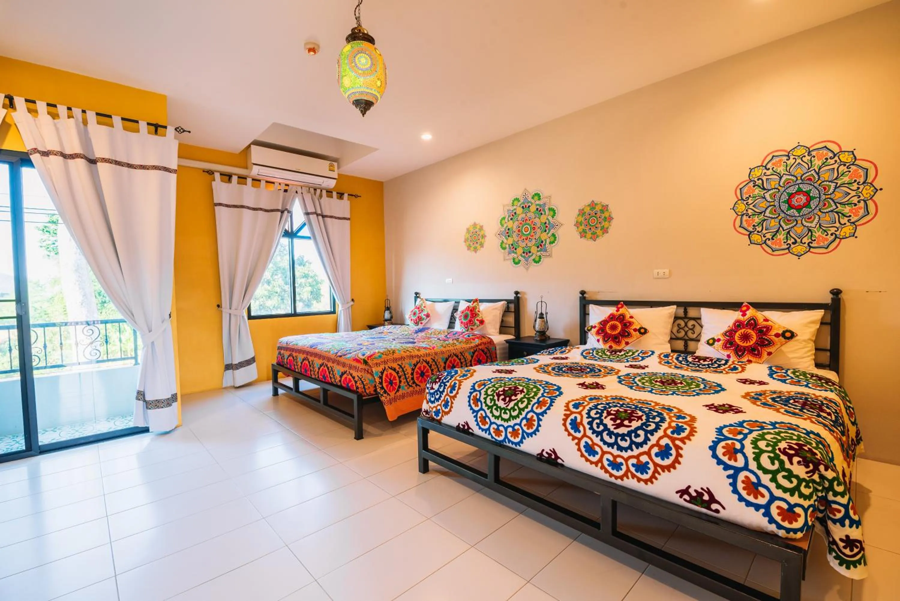 Bed in La Reina Maroc Hotel ปากช่อง เขาใหญ่