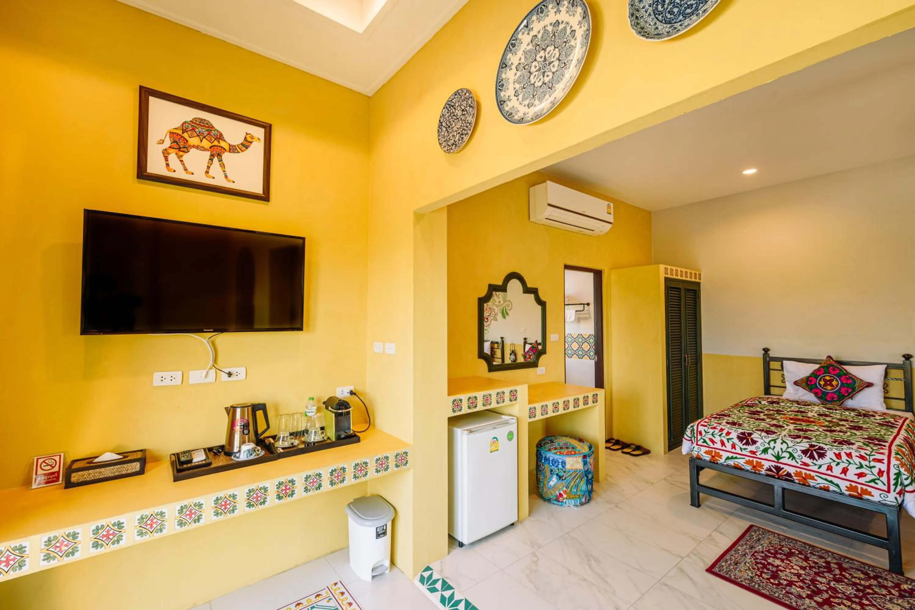 Bed in La Reina Maroc Hotel ปากช่อง เขาใหญ่