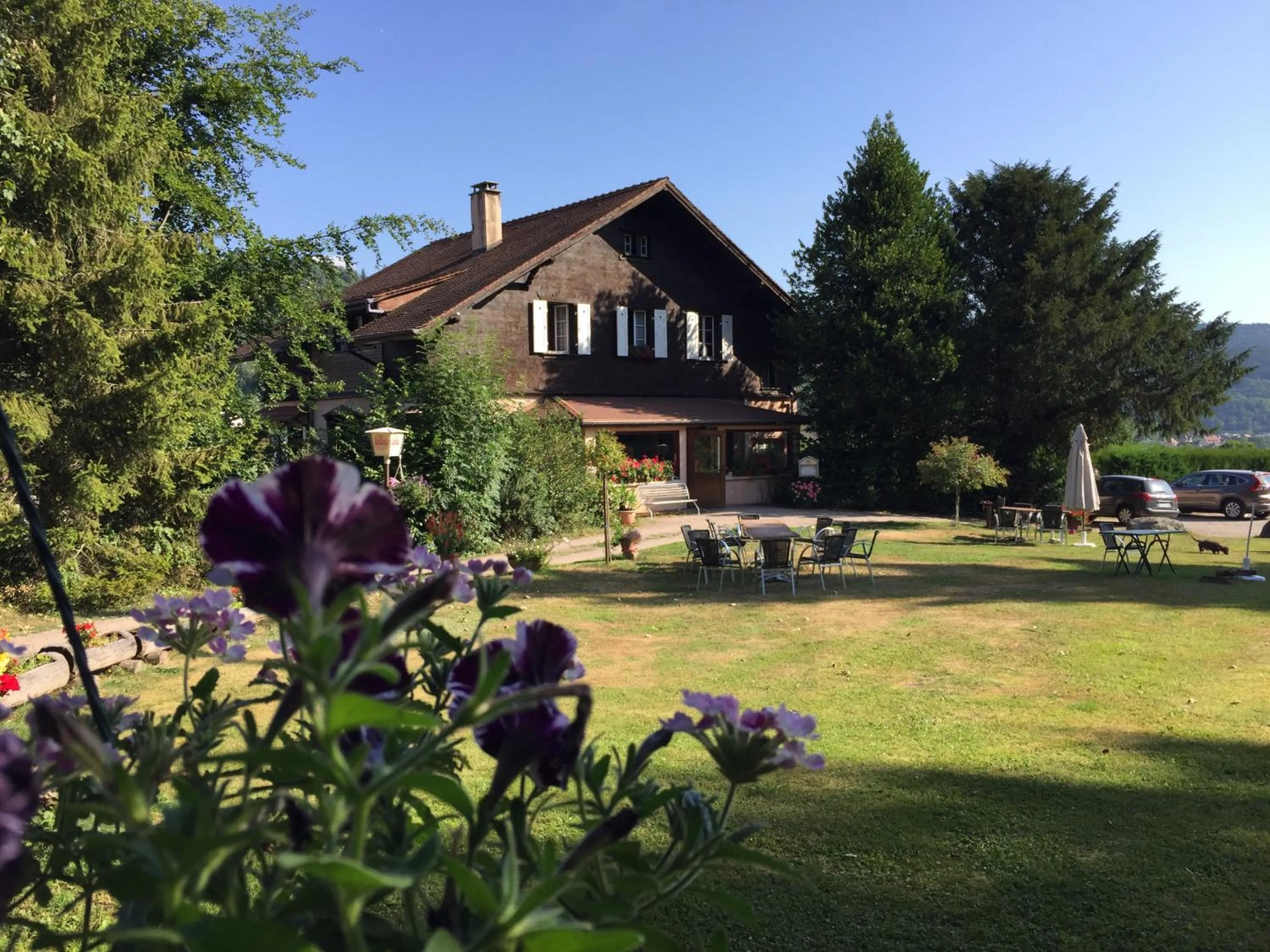 Property building in Le Chalet