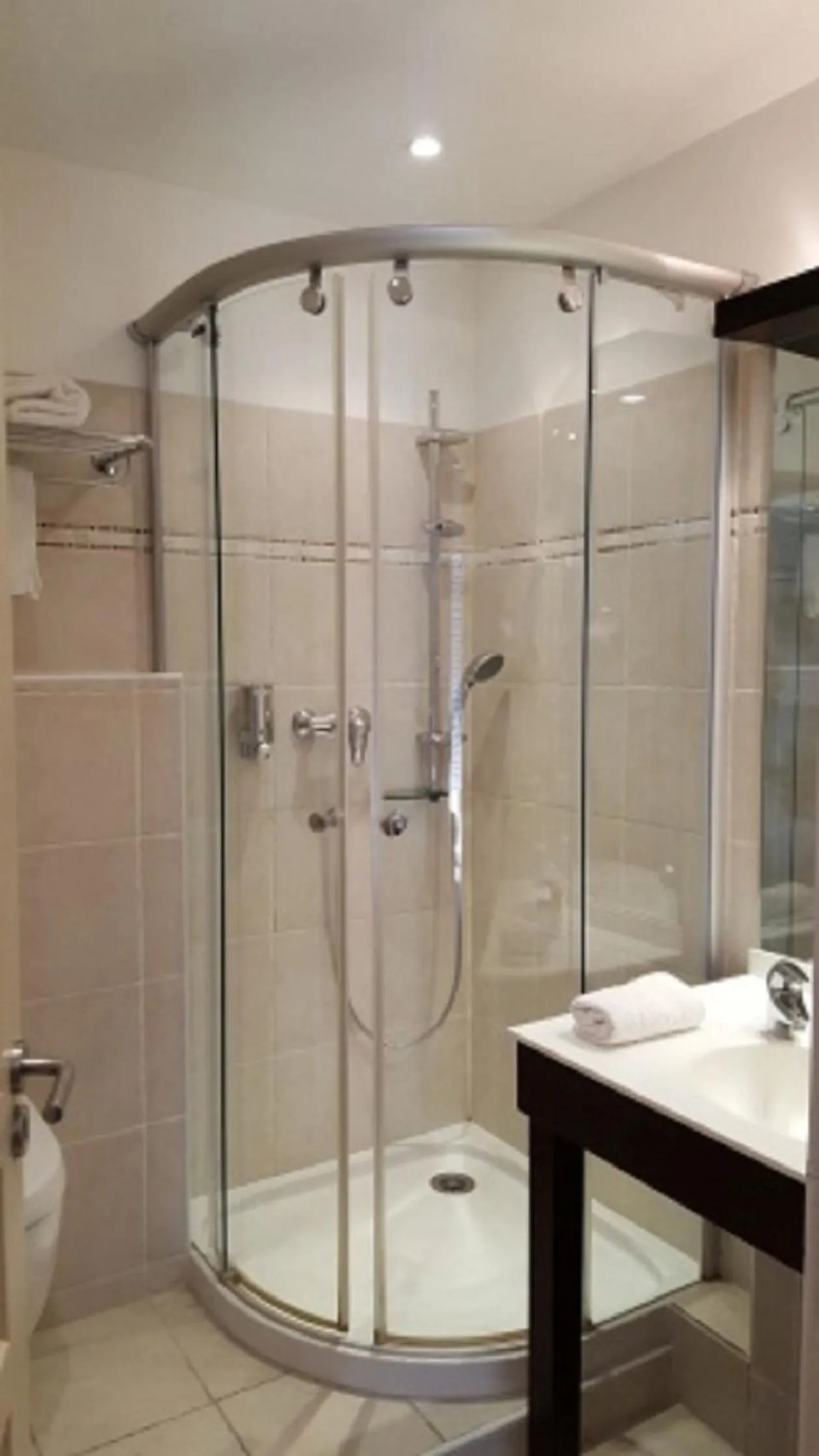 Bathroom in hôtel Le Synaya