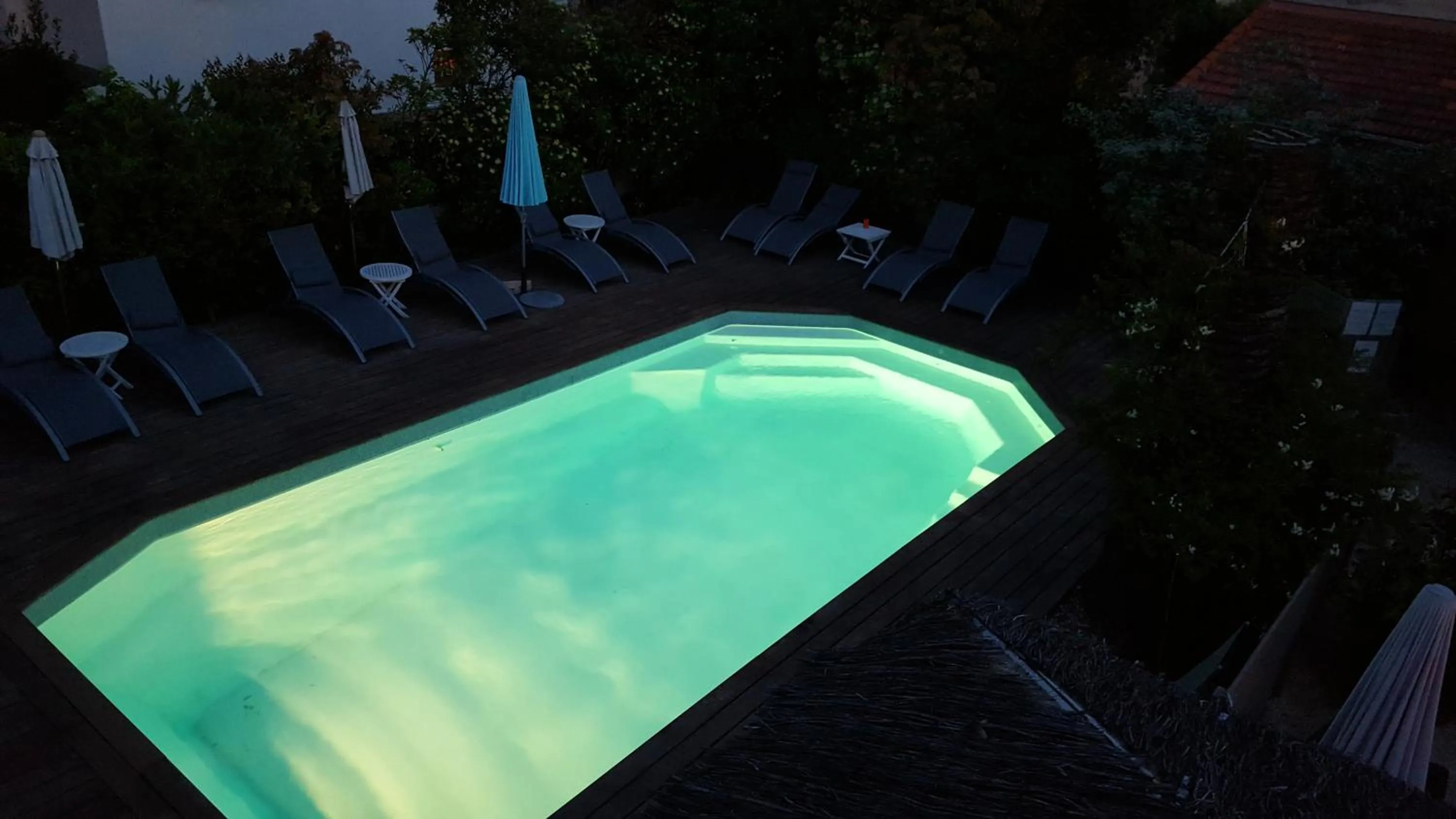 Swimming pool in hôtel Le Synaya