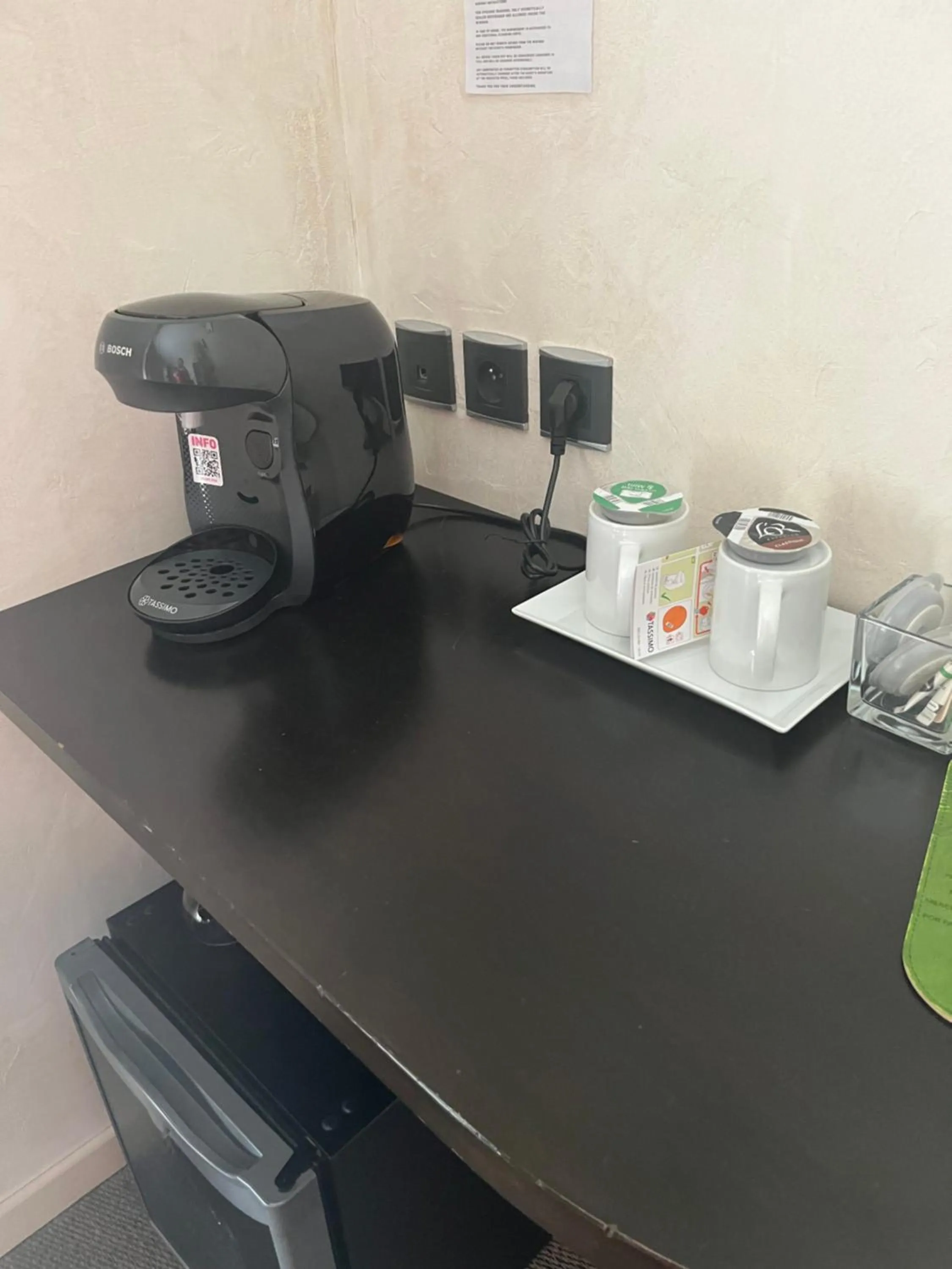 Coffee/tea facilities in hôtel Le Synaya