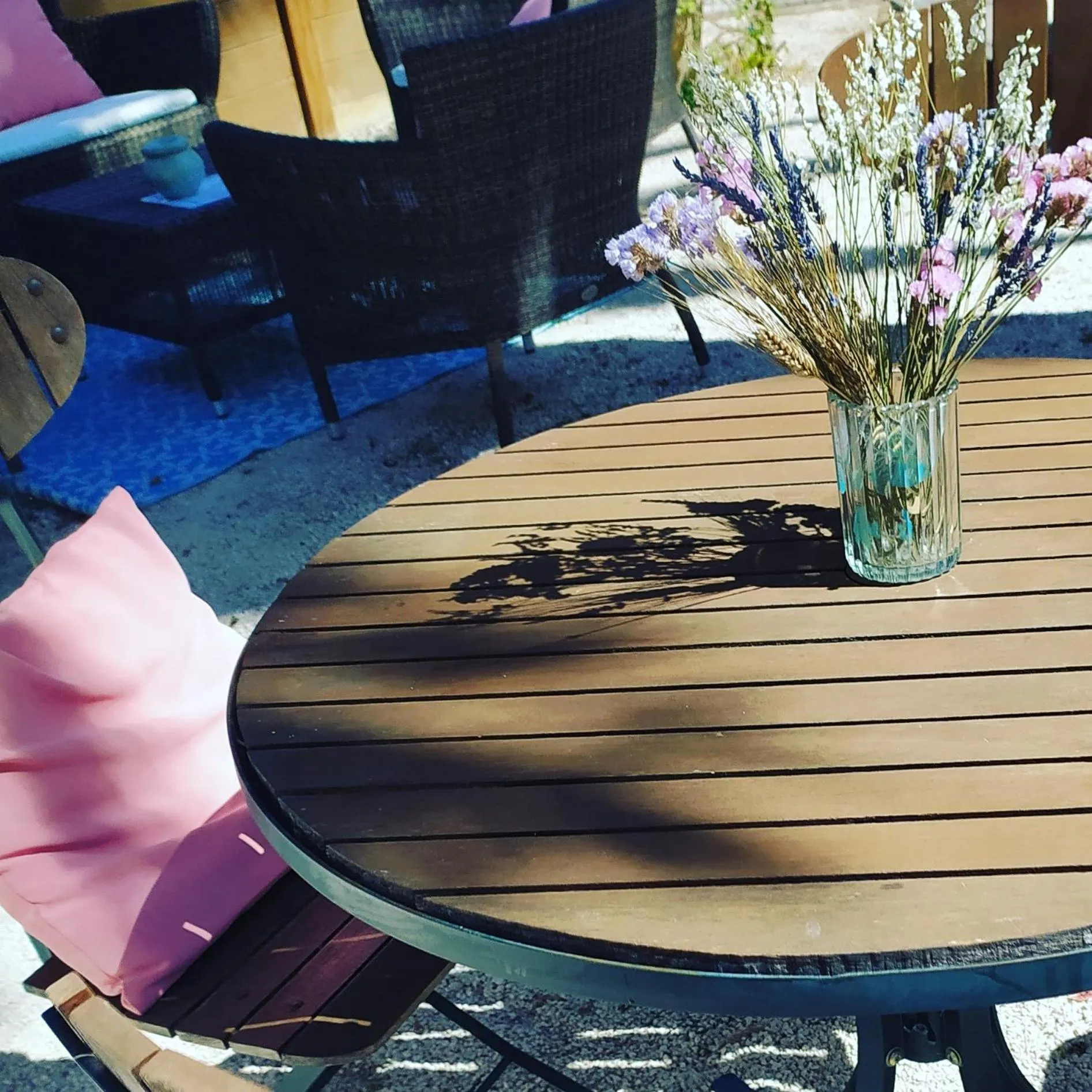 Garden view in hôtel Le Synaya