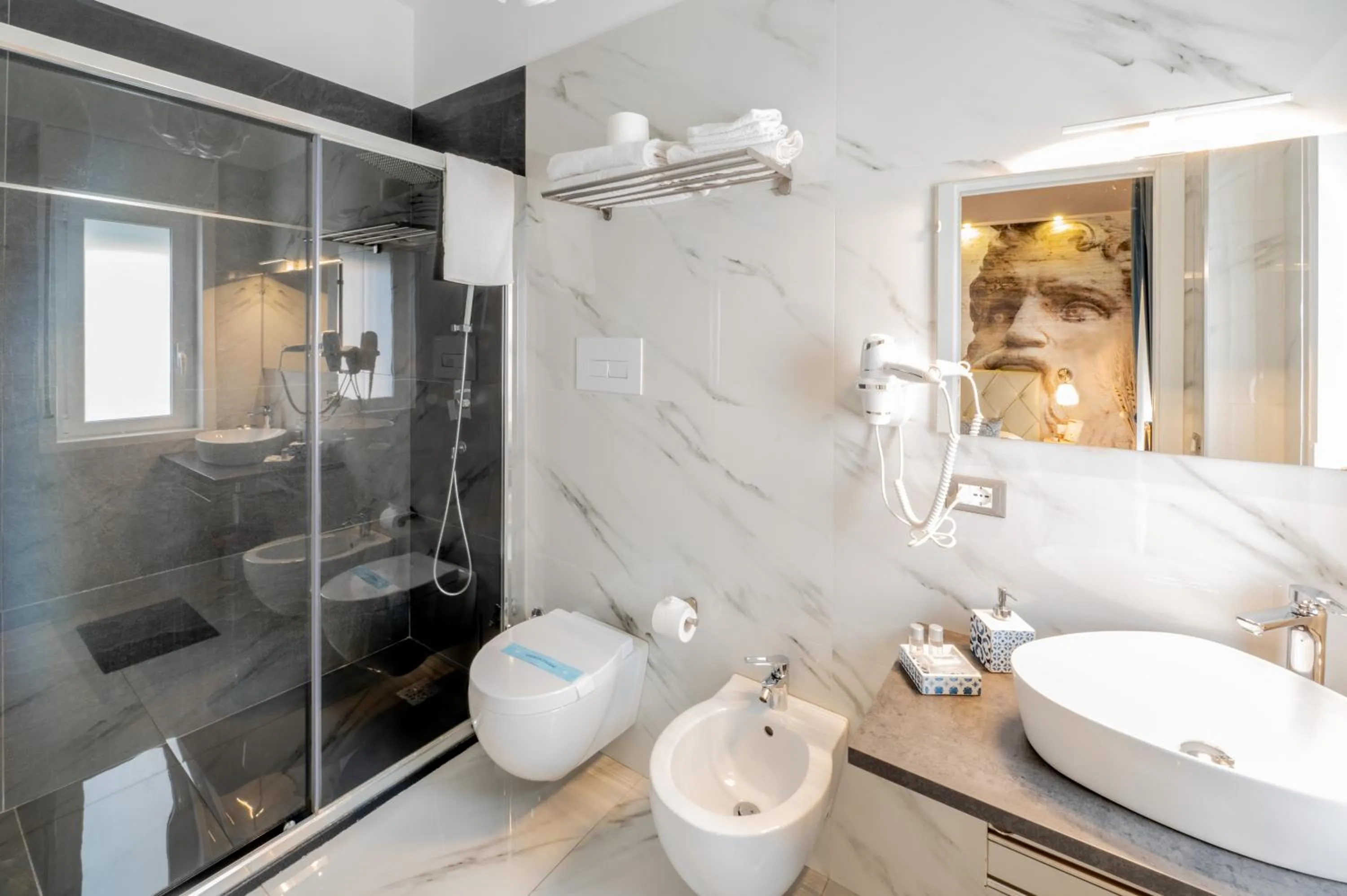 Bathroom in Eolian Port B&B