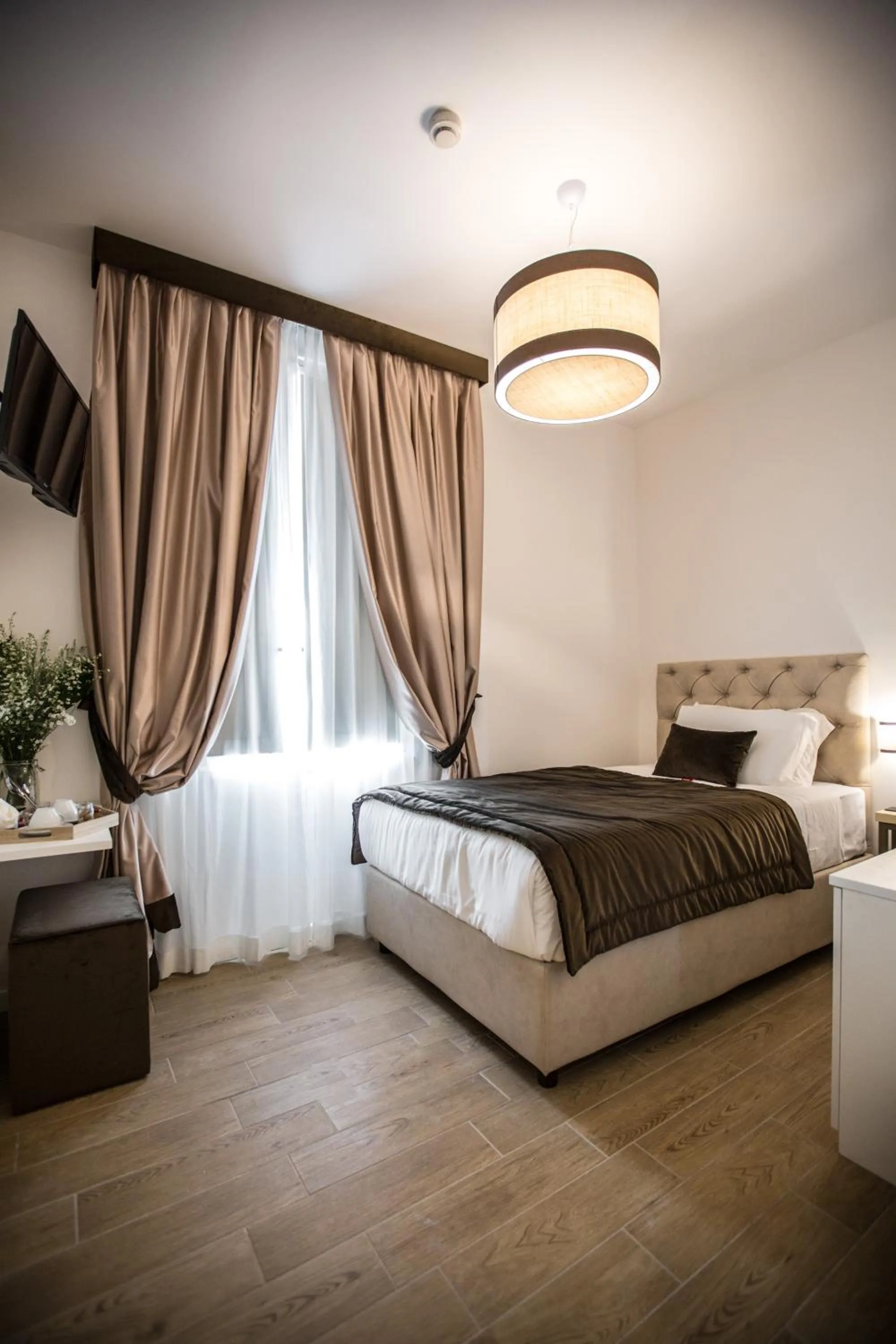 Bedroom, Bed in Chic & Town Luxury Rooms Piazza di Spagna