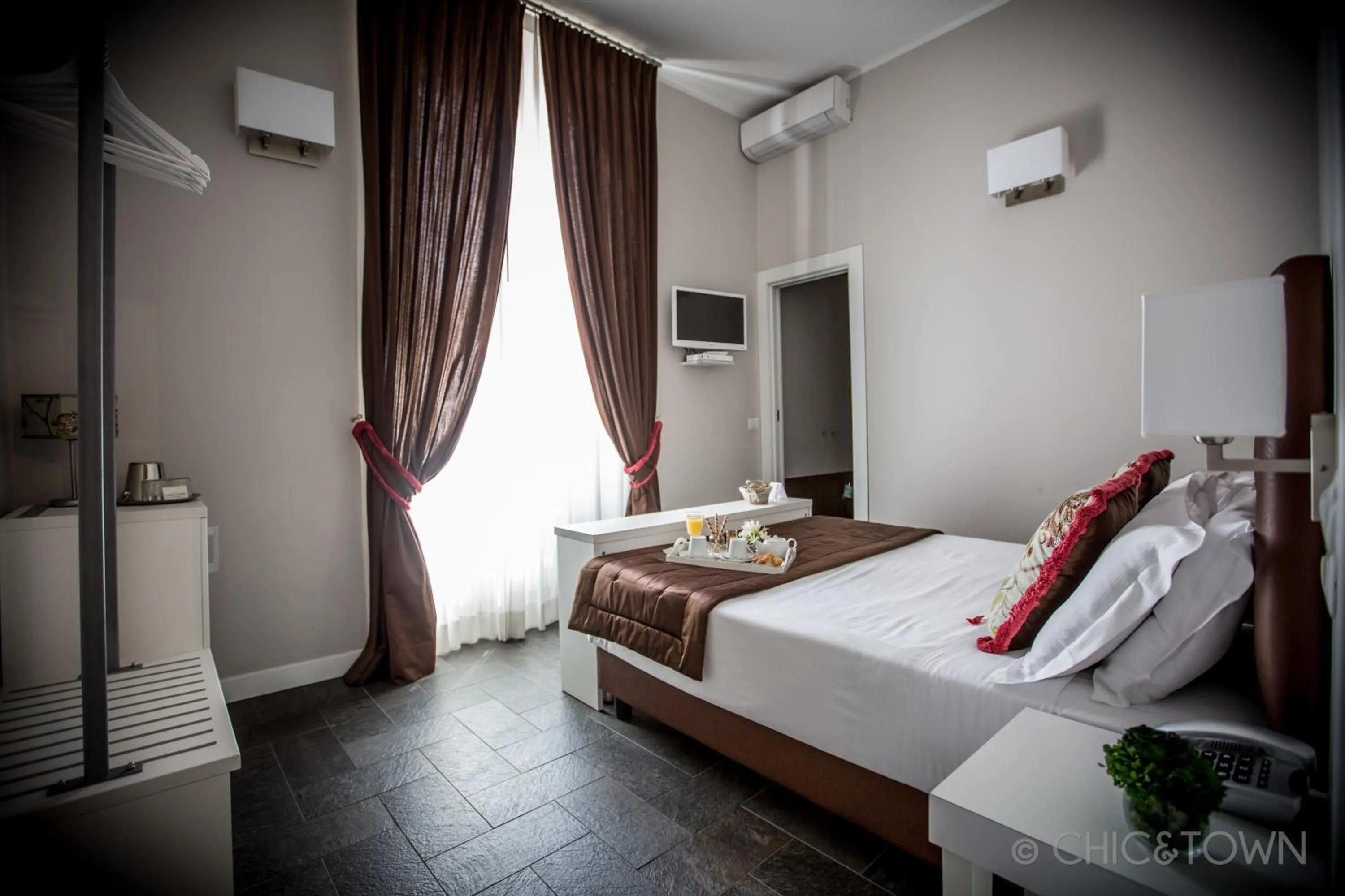 Bedroom, Bed in Chic & Town Luxury Rooms Piazza di Spagna
