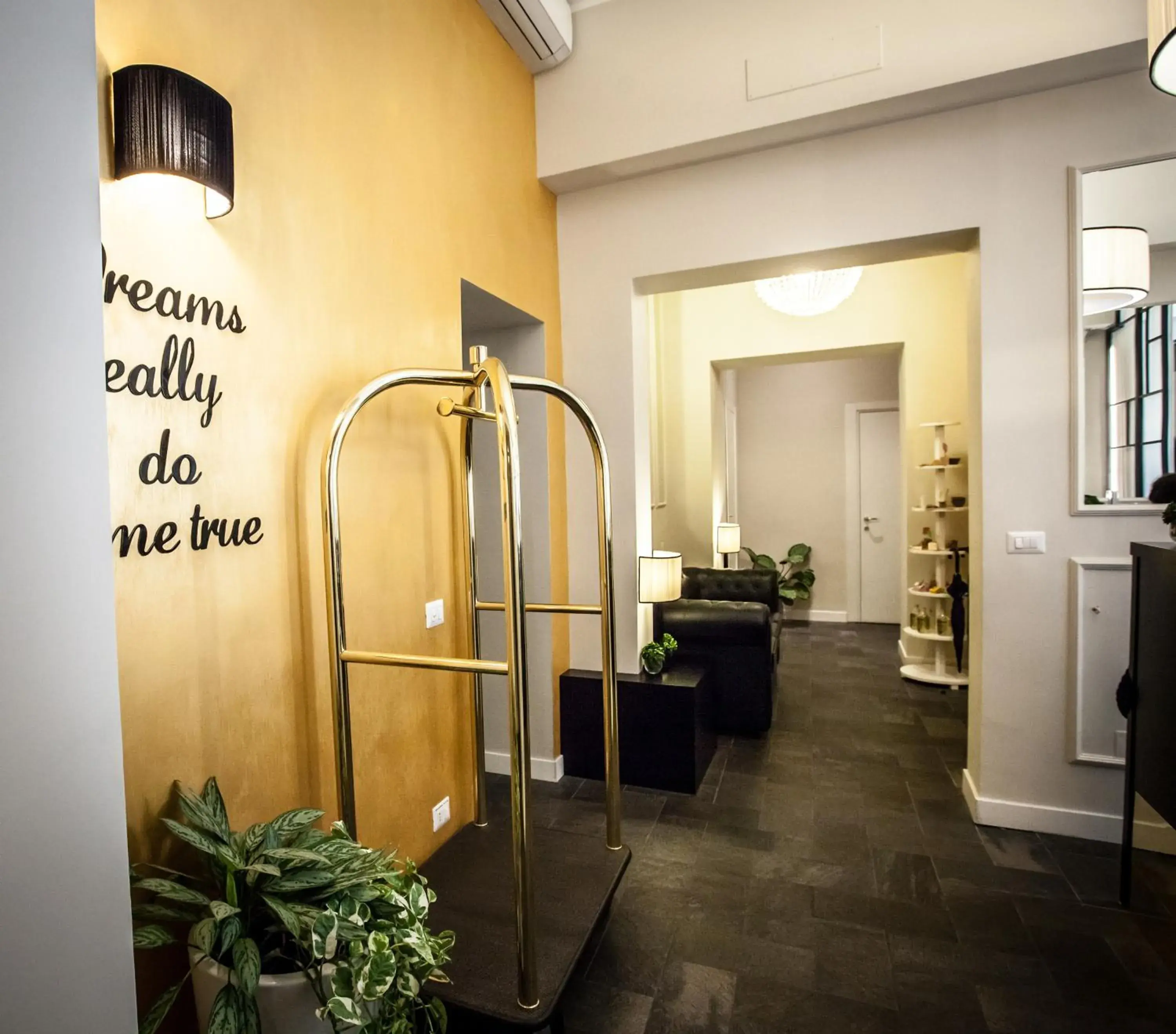 Lobby or reception in Chic & Town Luxury Rooms Piazza di Spagna Lobby or reception in Chic & Town Luxury Rooms Piazza di Spagna