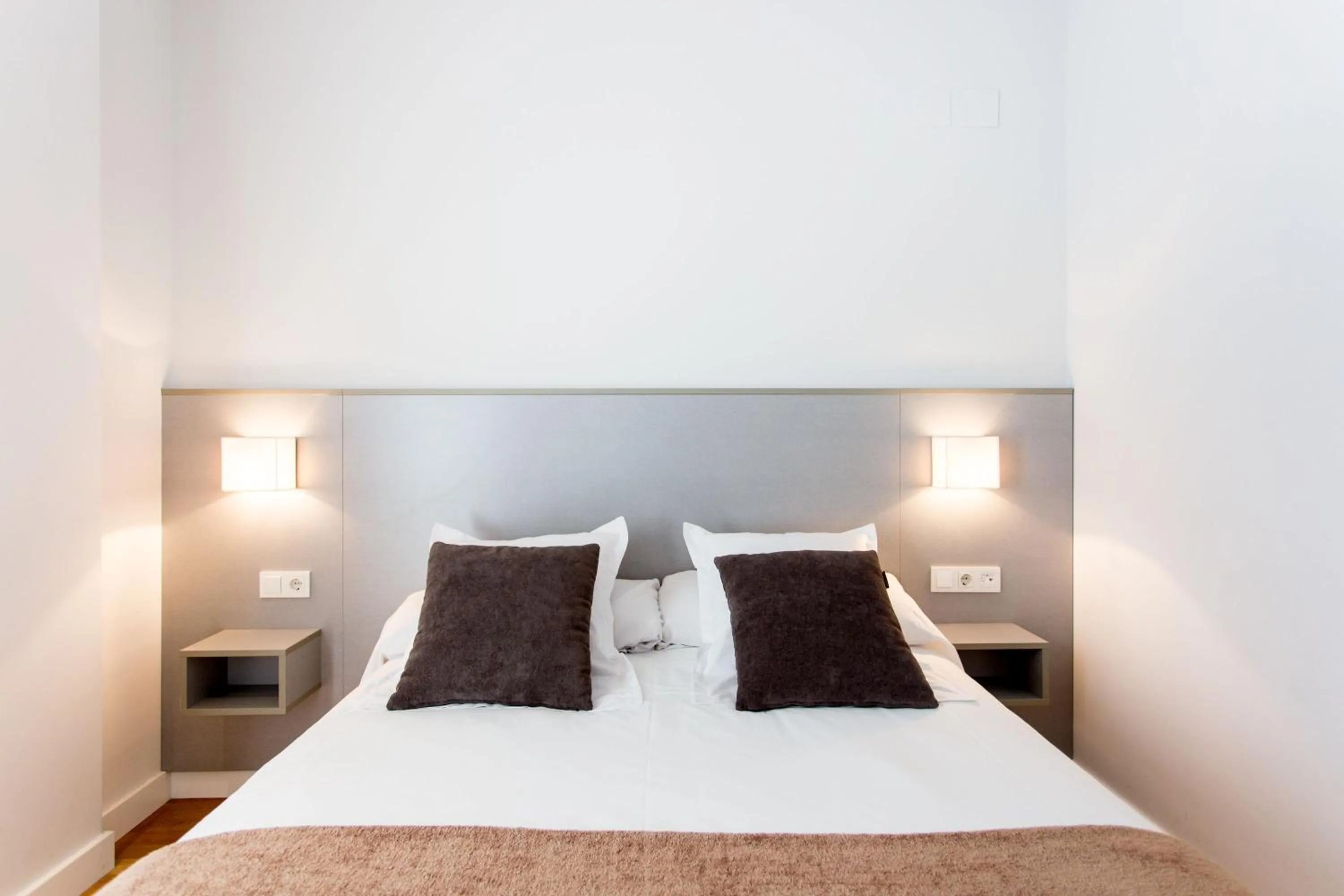 Photo of the whole room, Bed in Mon Suites Catedral