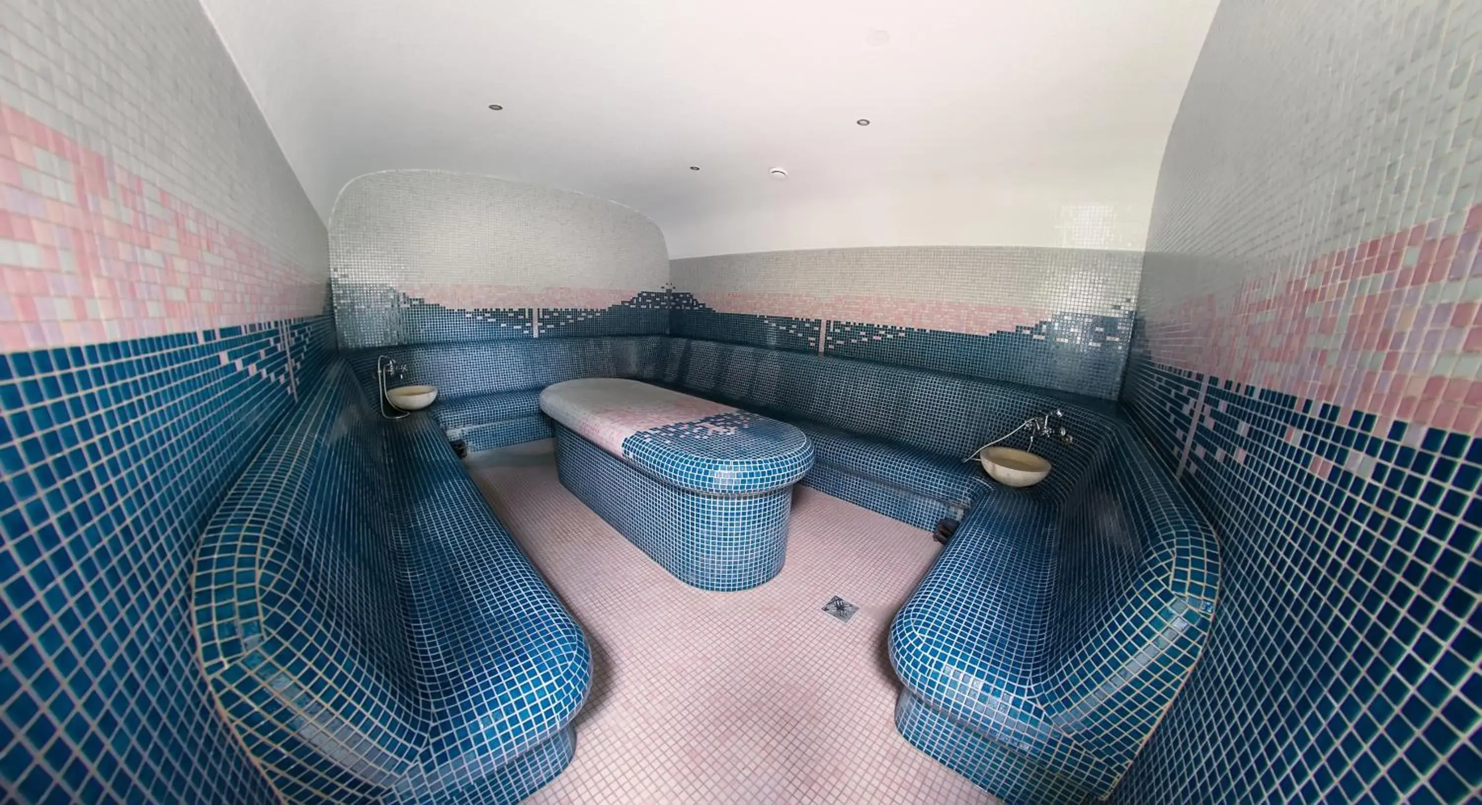 Spa and wellness centre/facilities in Unirea Hotel & Spa Spa and wellness centre/facilities in Unirea Hotel & Spa