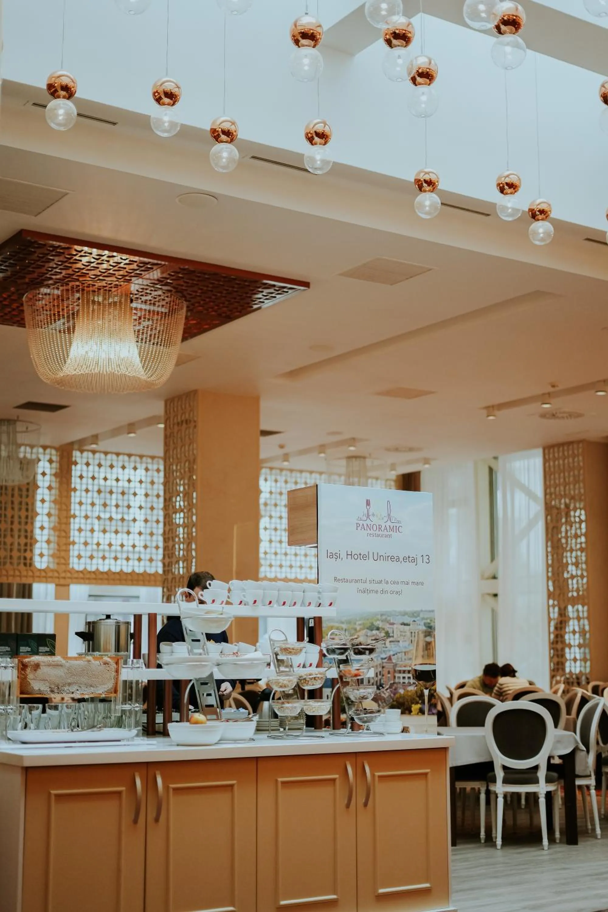 Restaurant/places to eat in Unirea Hotel & Spa