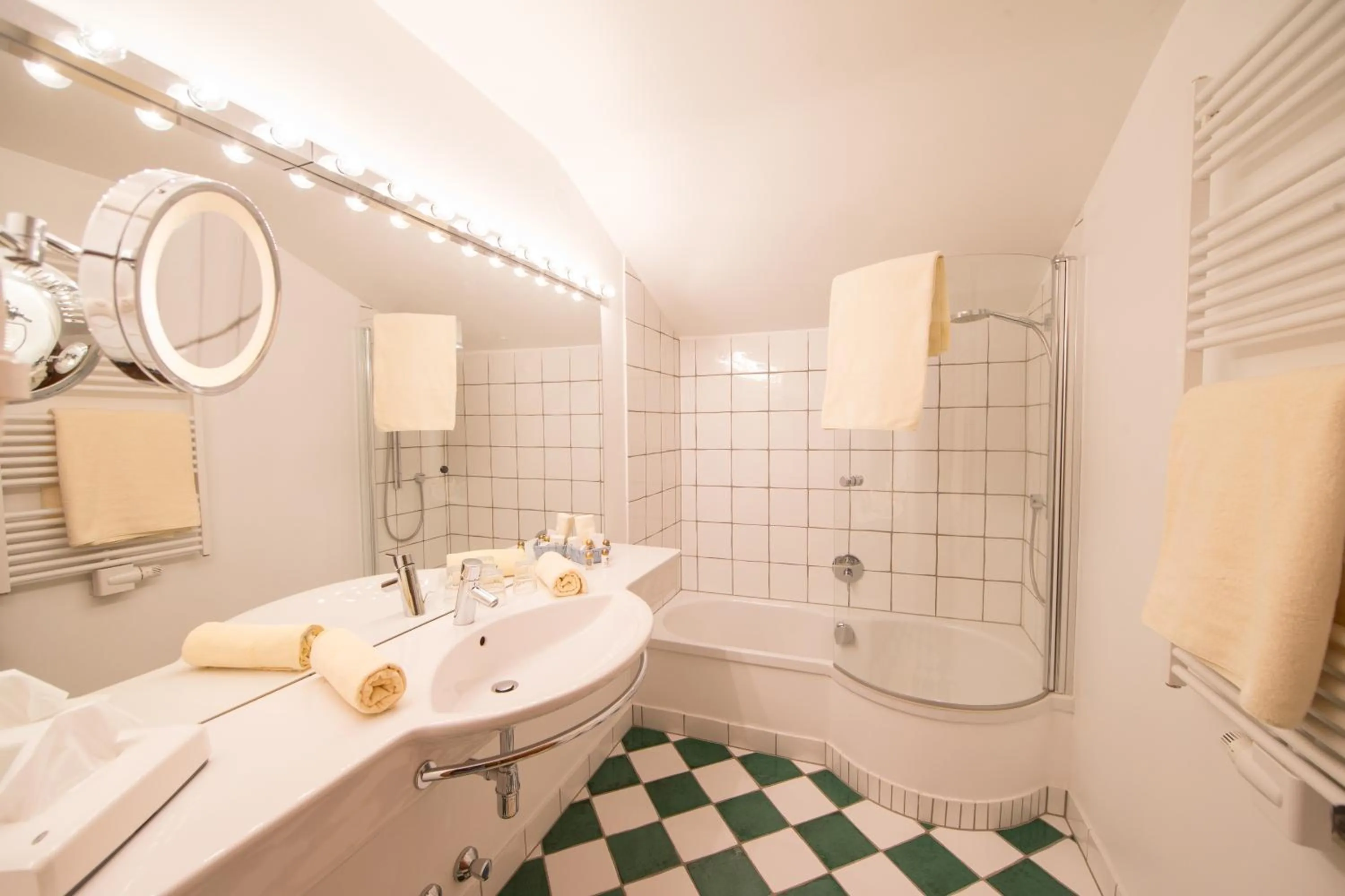 Bathroom in Der Erlhof Restaurant & Landhotel