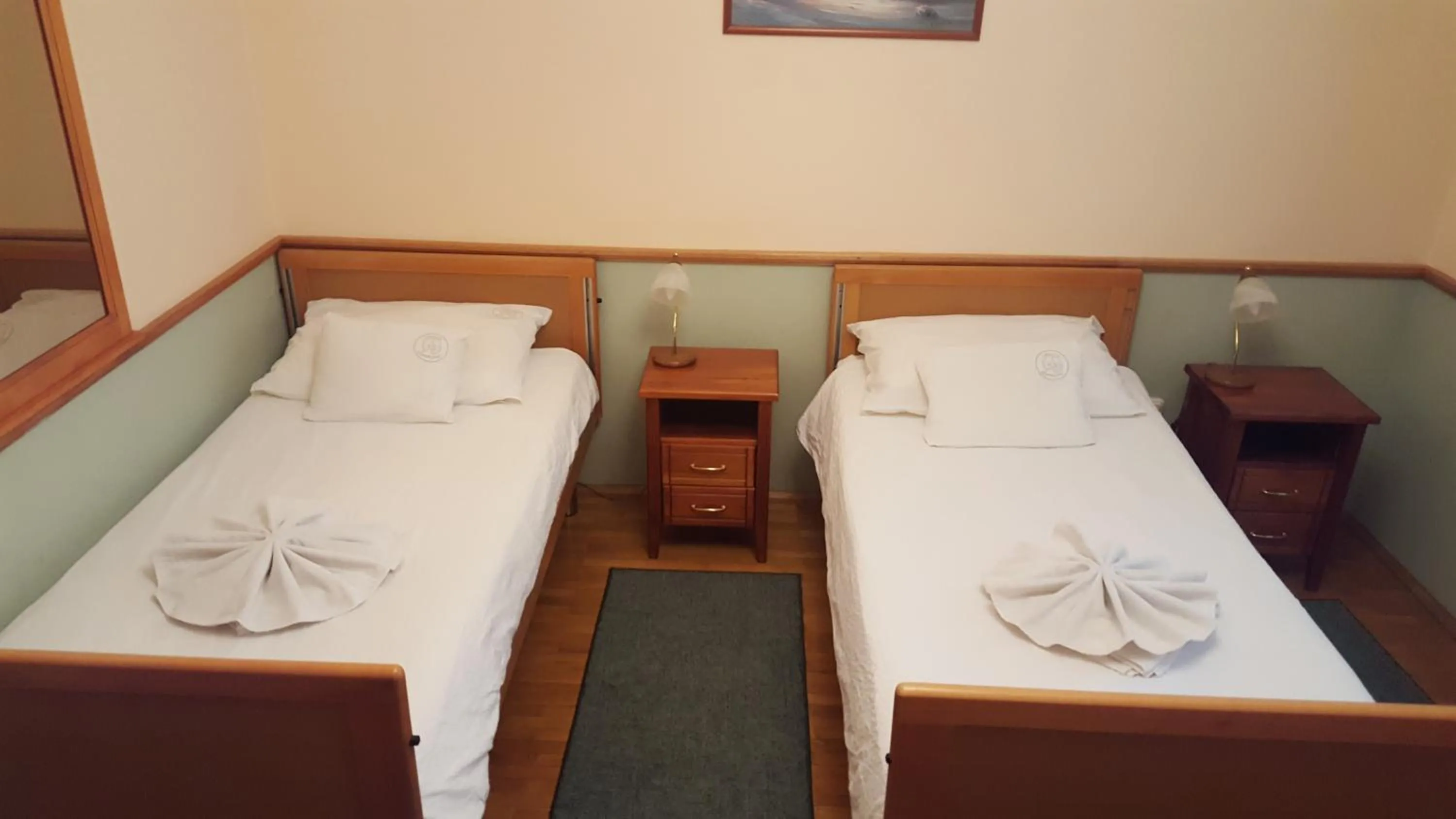 Standard Twin Room - single occupancy in Laetitia Panzió