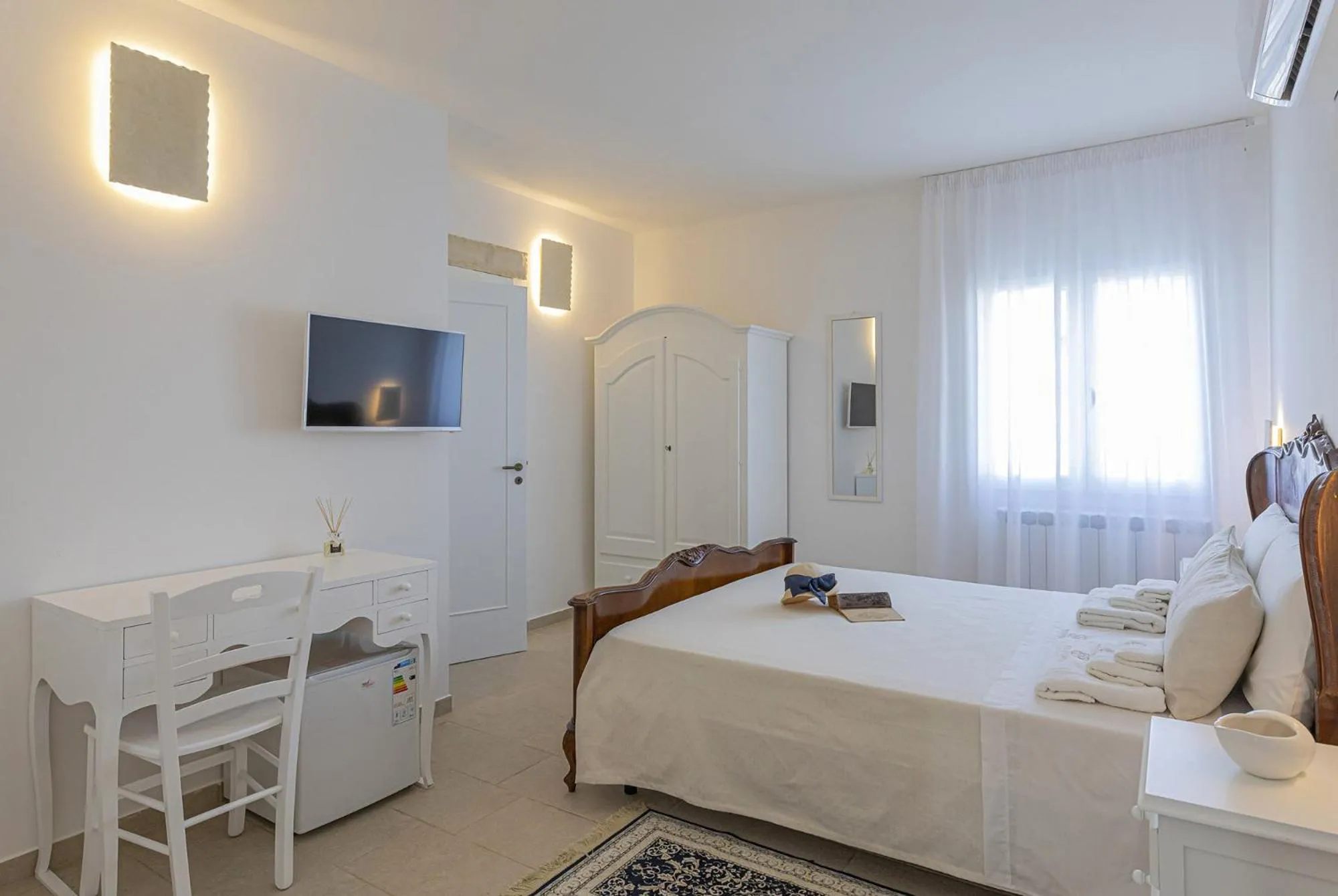 Bedroom, Bed in Petra Bianca