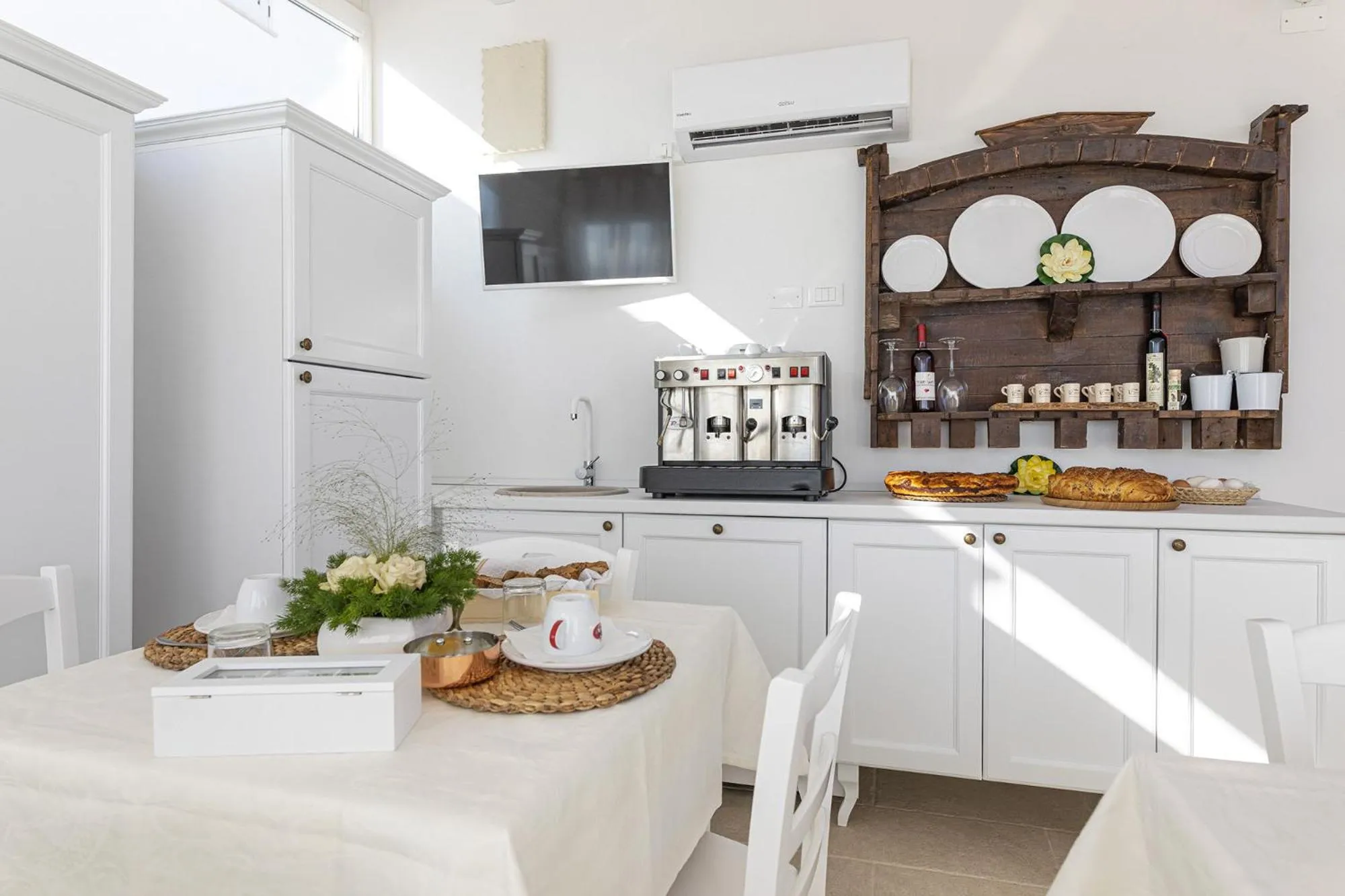 Breakfast in Petra Bianca