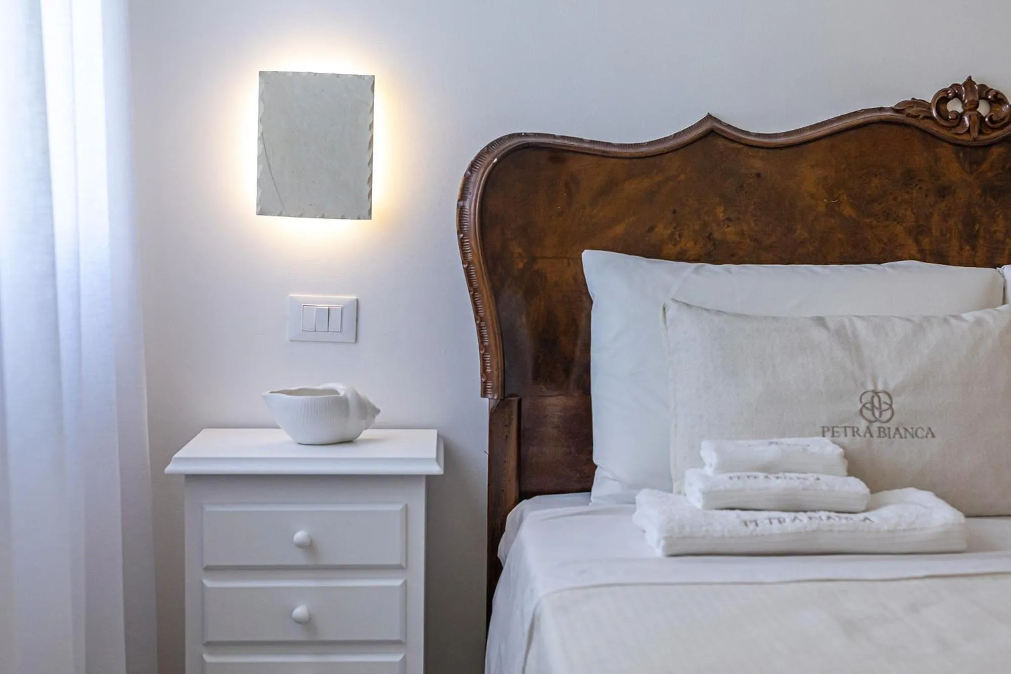 Bedroom, Bed in Petra Bianca