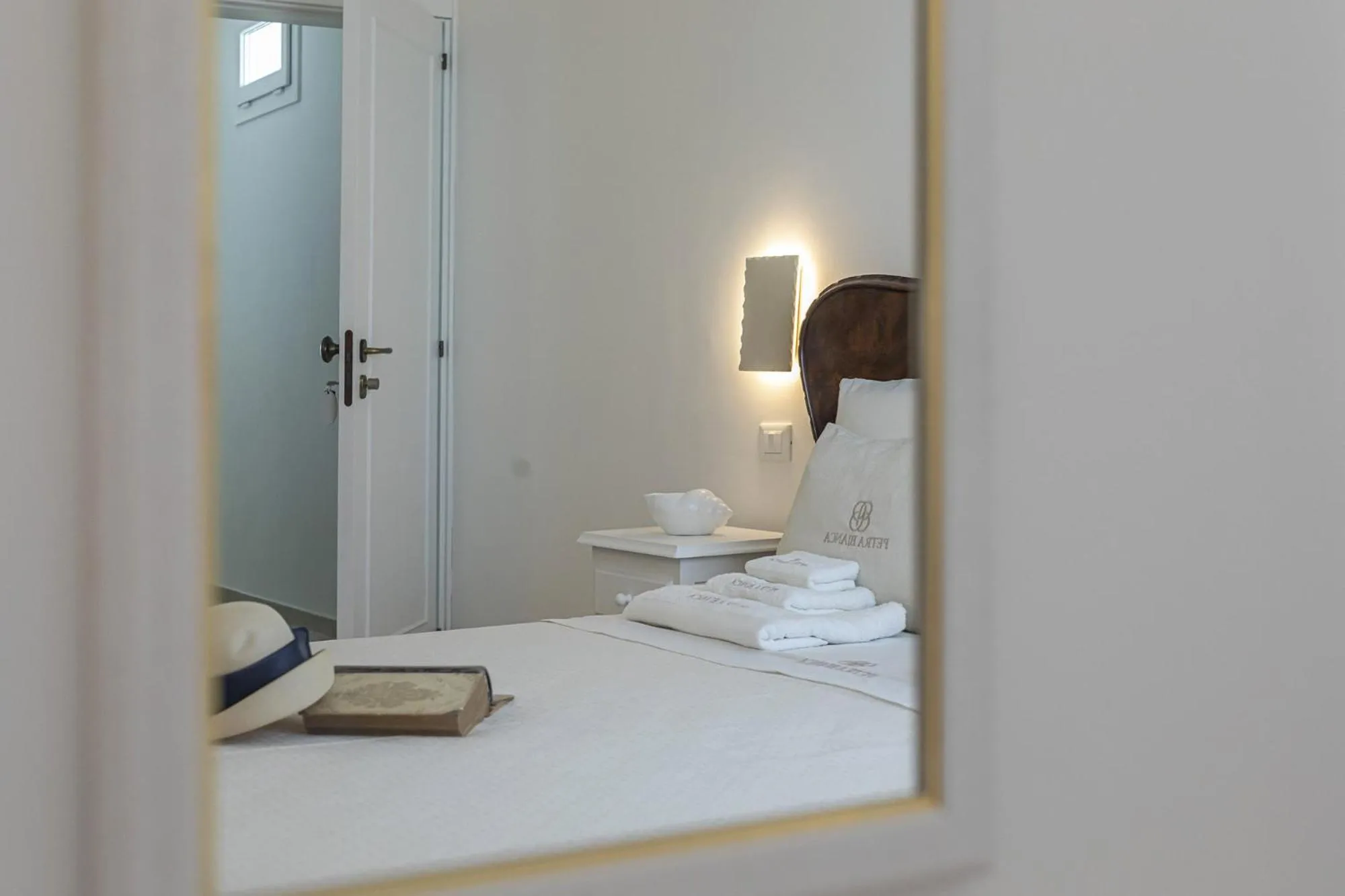 Bedroom, Bed in Petra Bianca