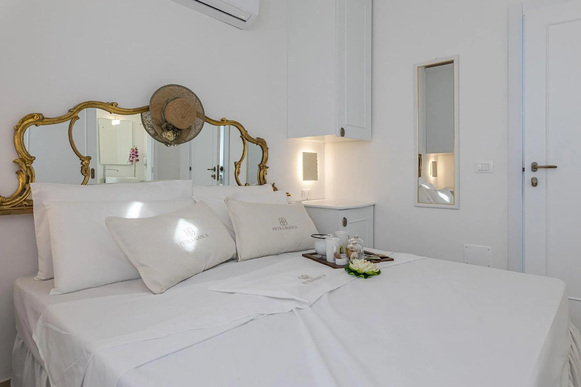 Bedroom, Bed in Petra Bianca