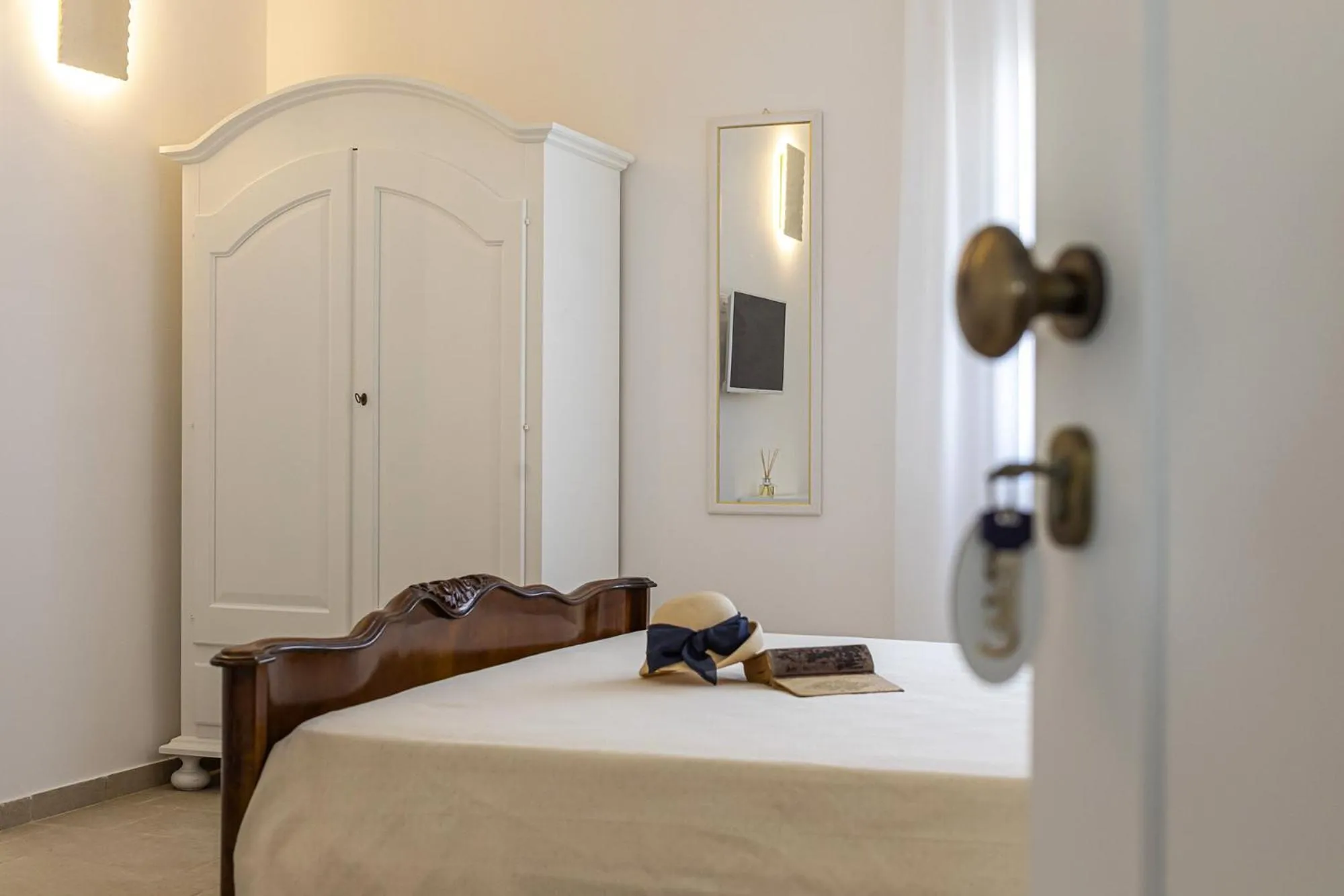 Bedroom, Bed in Petra Bianca