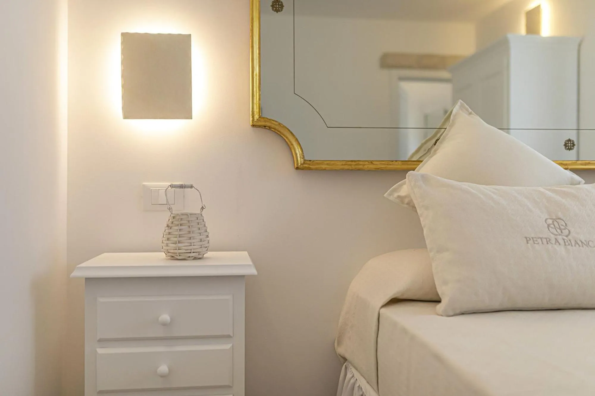 Bedroom, Bed in Petra Bianca