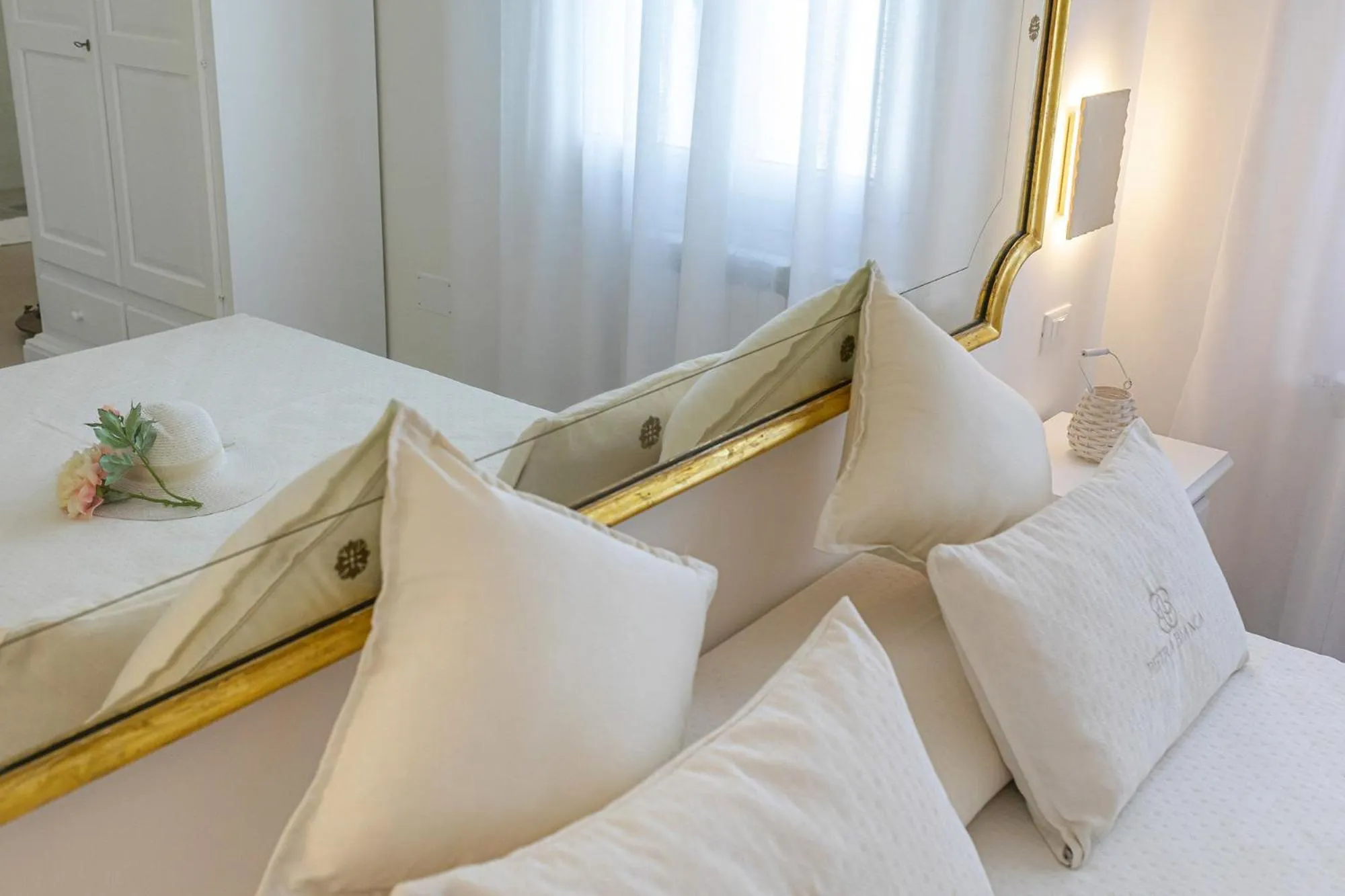 Bedroom, Bed in Petra Bianca