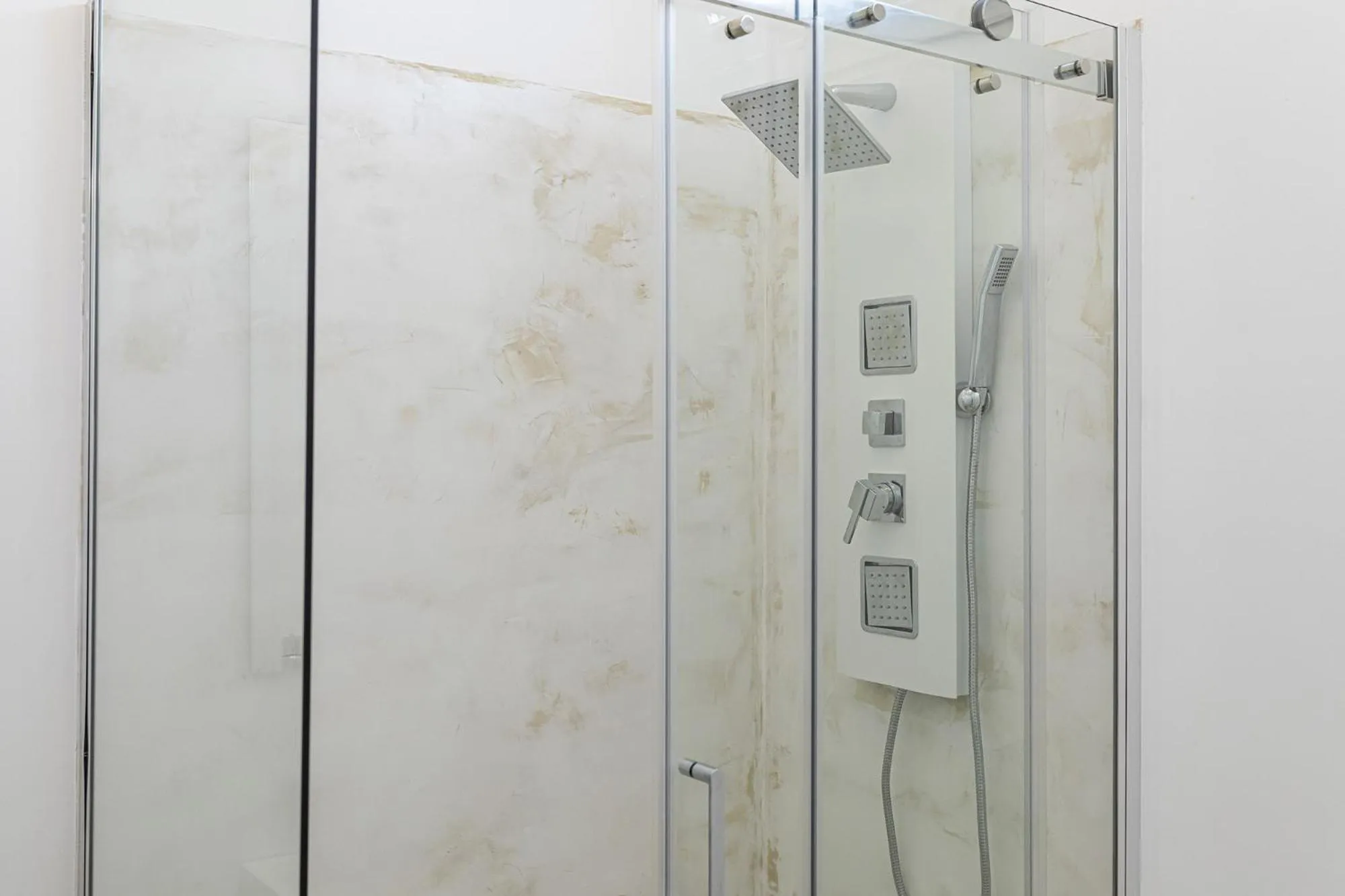 Bathroom in Petra Bianca