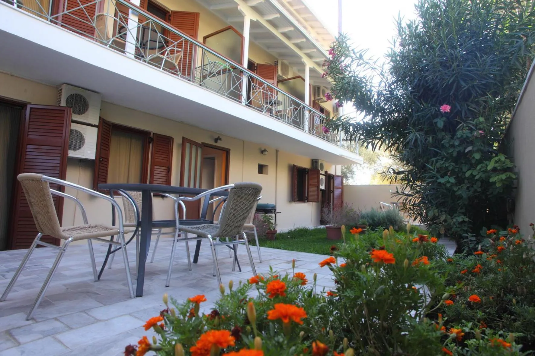 Vicky Apartments