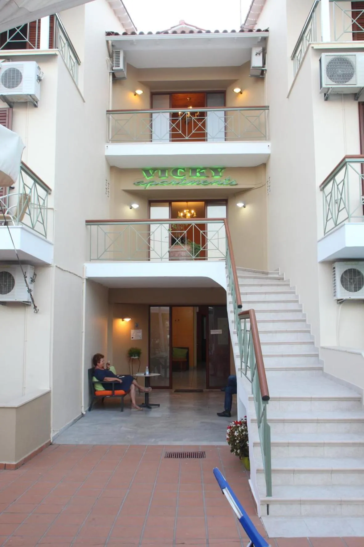 Vicky Apartments